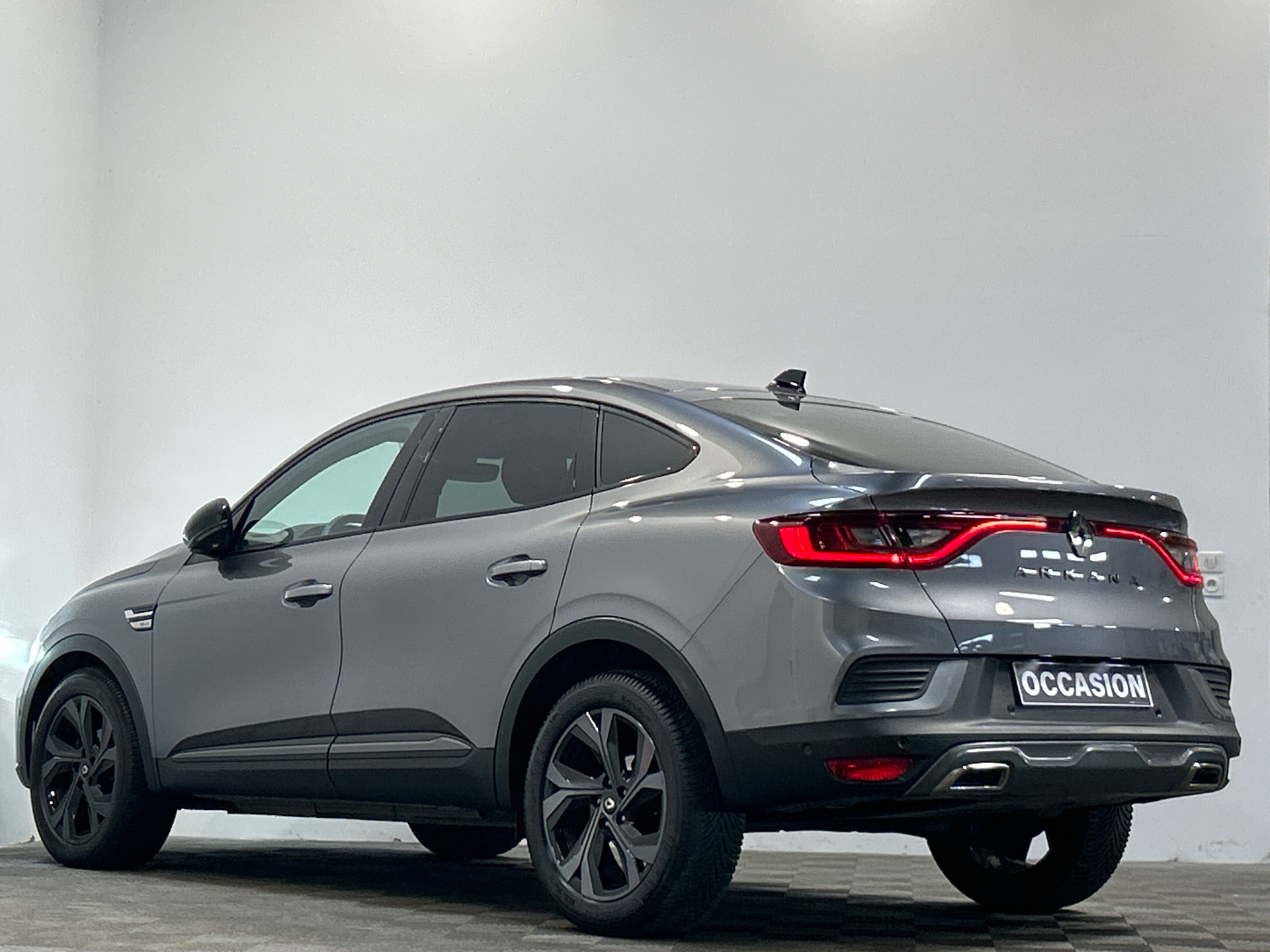 Photo 4 du véhicule RENAULT ARKANA