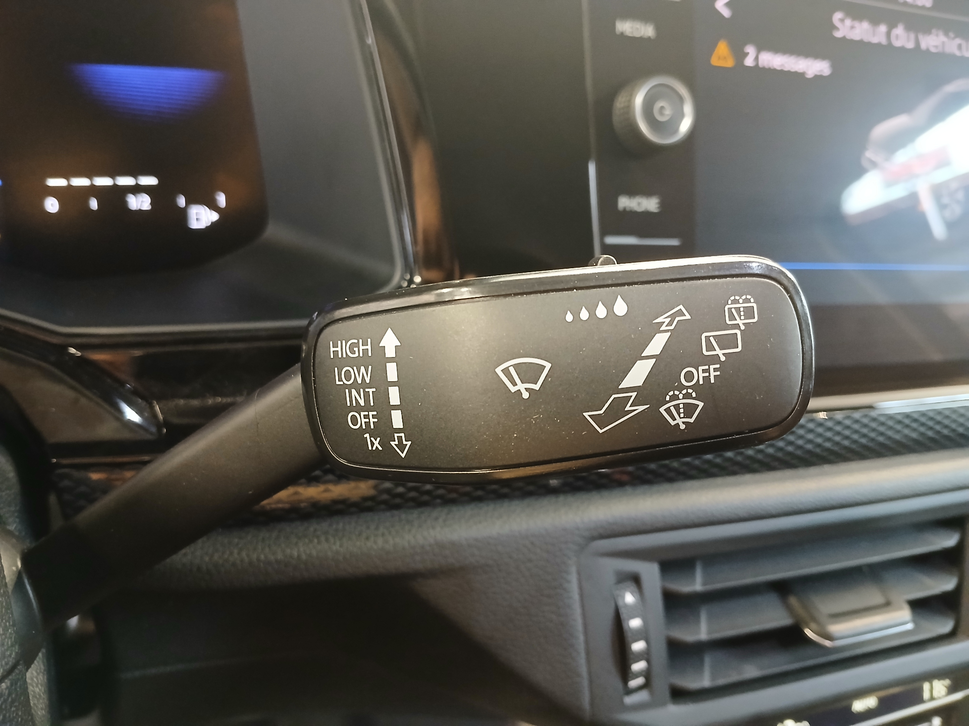 Photo 16 du véhicule VOLKSWAGEN TAIGO