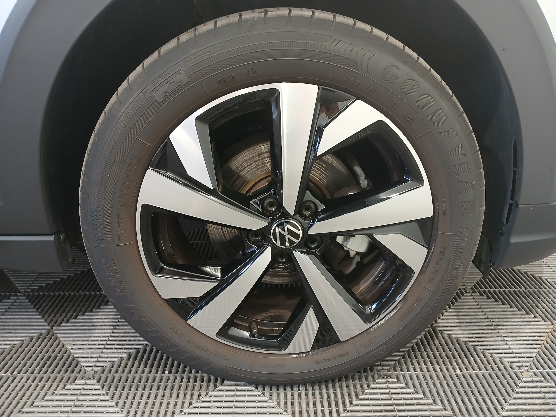 Photo 10 du véhicule VOLKSWAGEN TAIGO