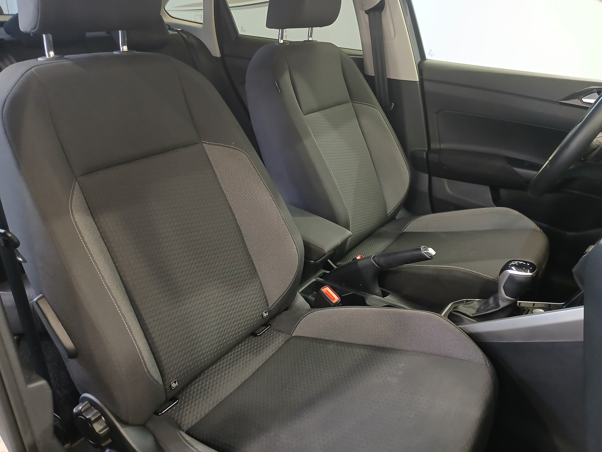 Photo 6 du véhicule VOLKSWAGEN TAIGO