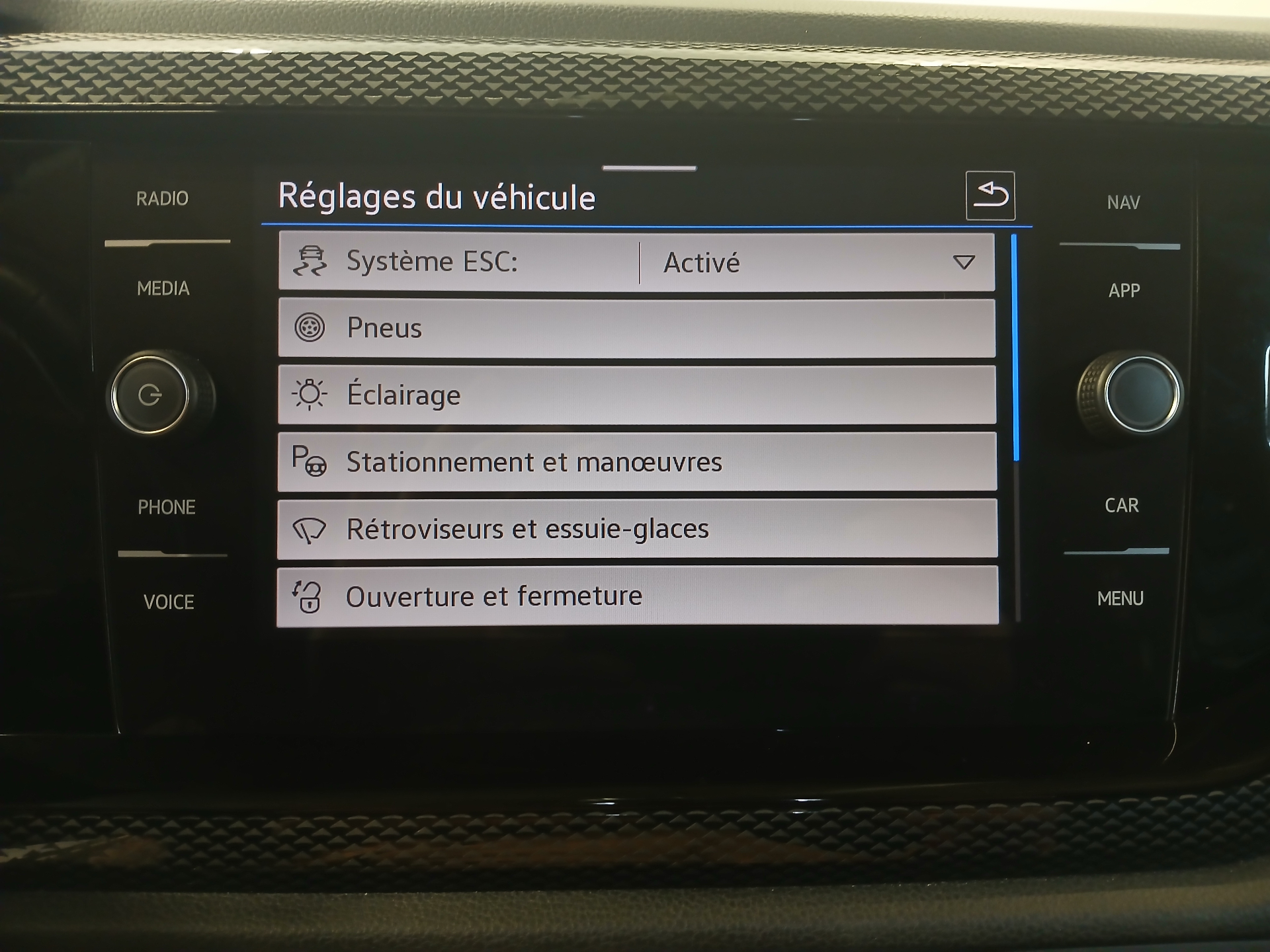 Photo 23 du véhicule VOLKSWAGEN TAIGO