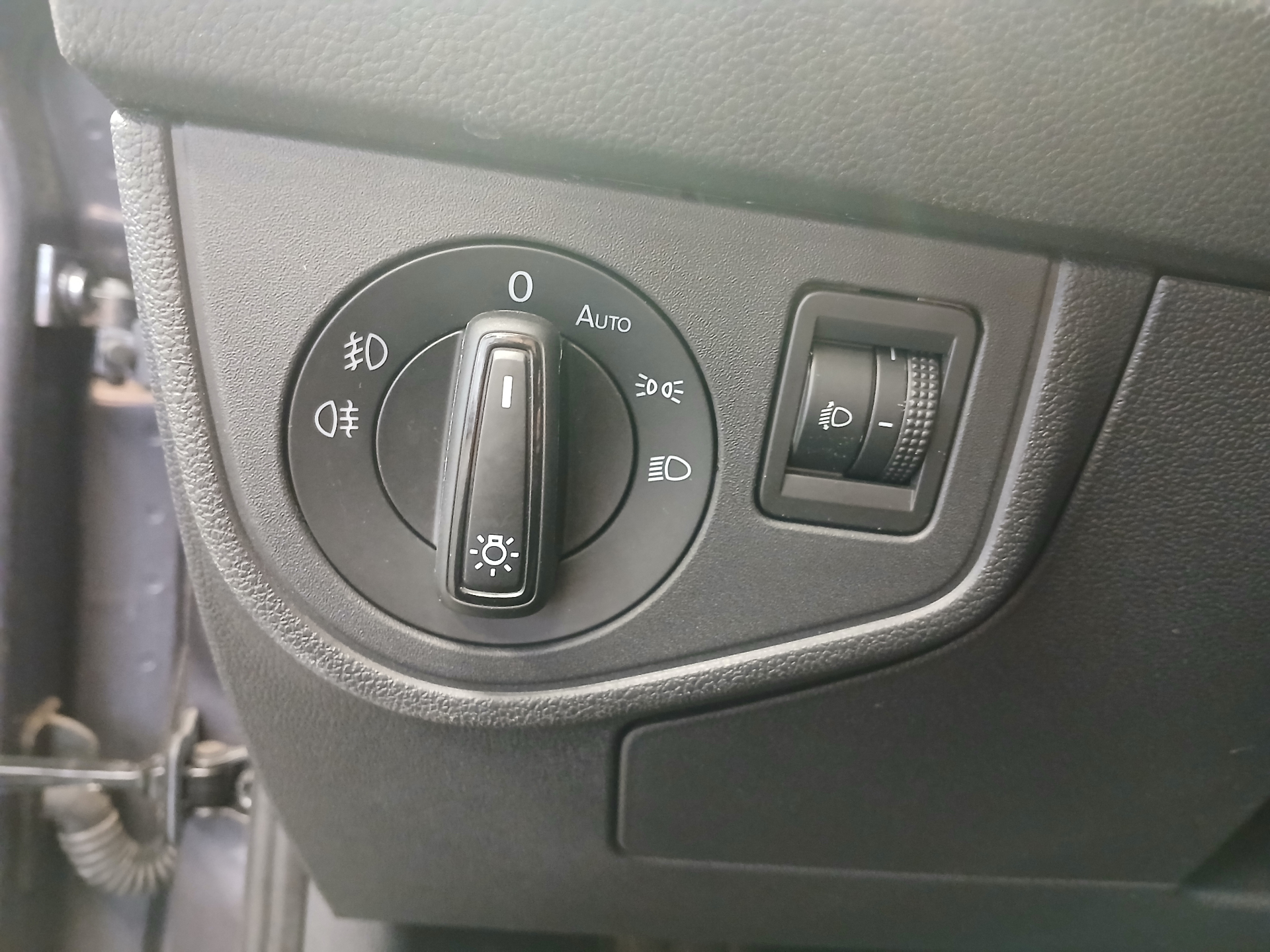 Photo 12 du véhicule VOLKSWAGEN TAIGO