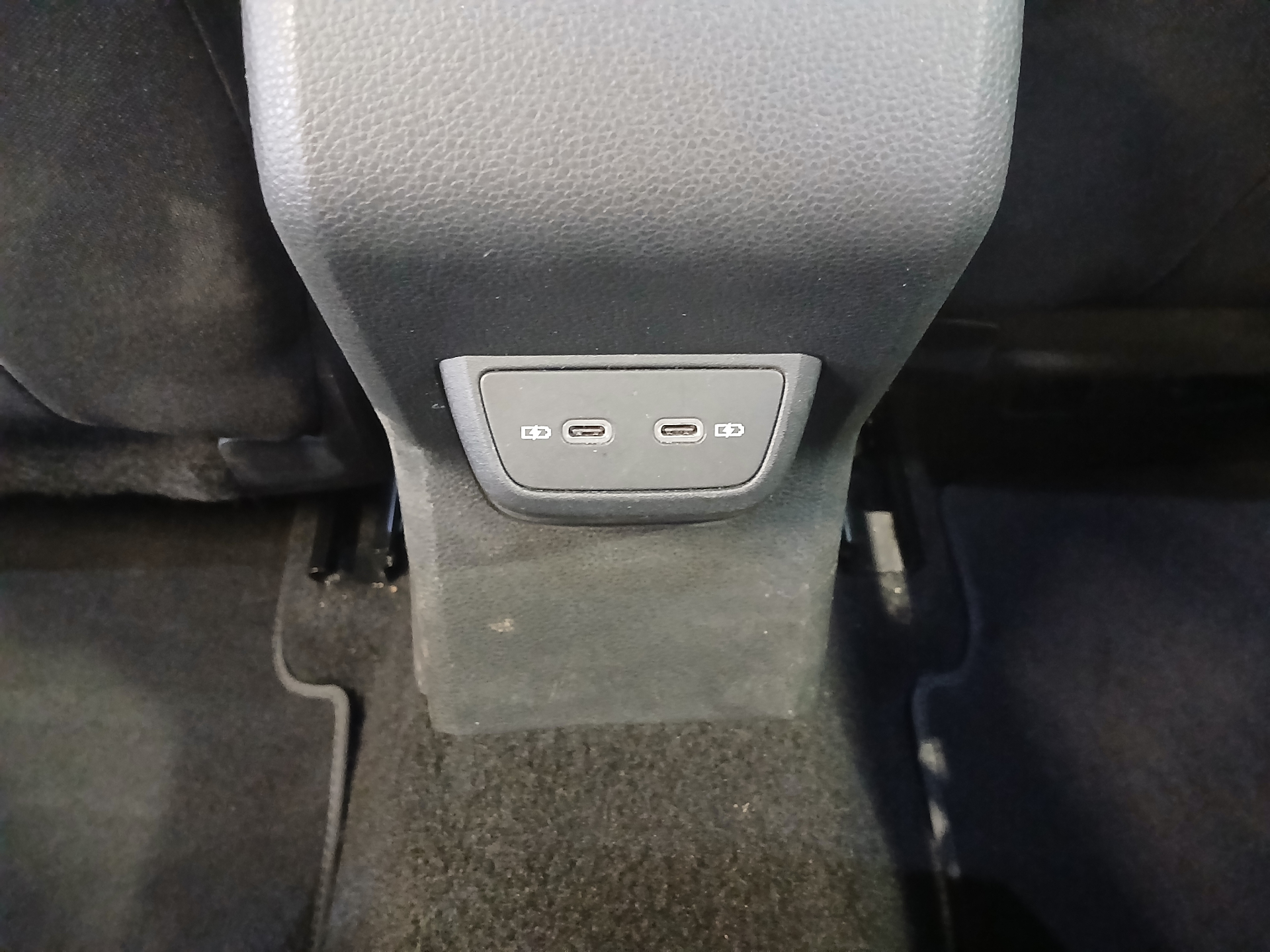 Photo 32 du véhicule VOLKSWAGEN TAIGO