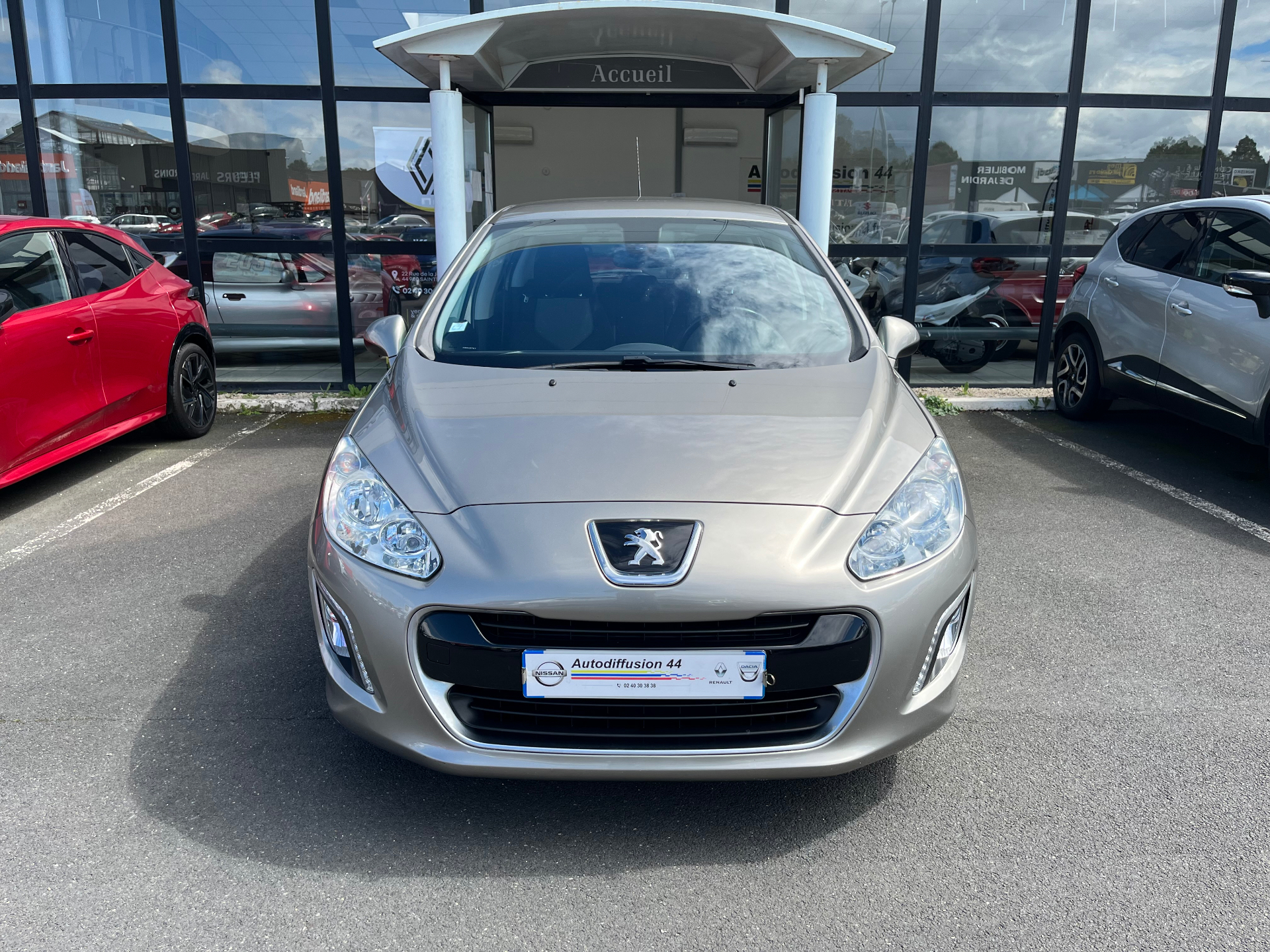 PEUGEOT 308