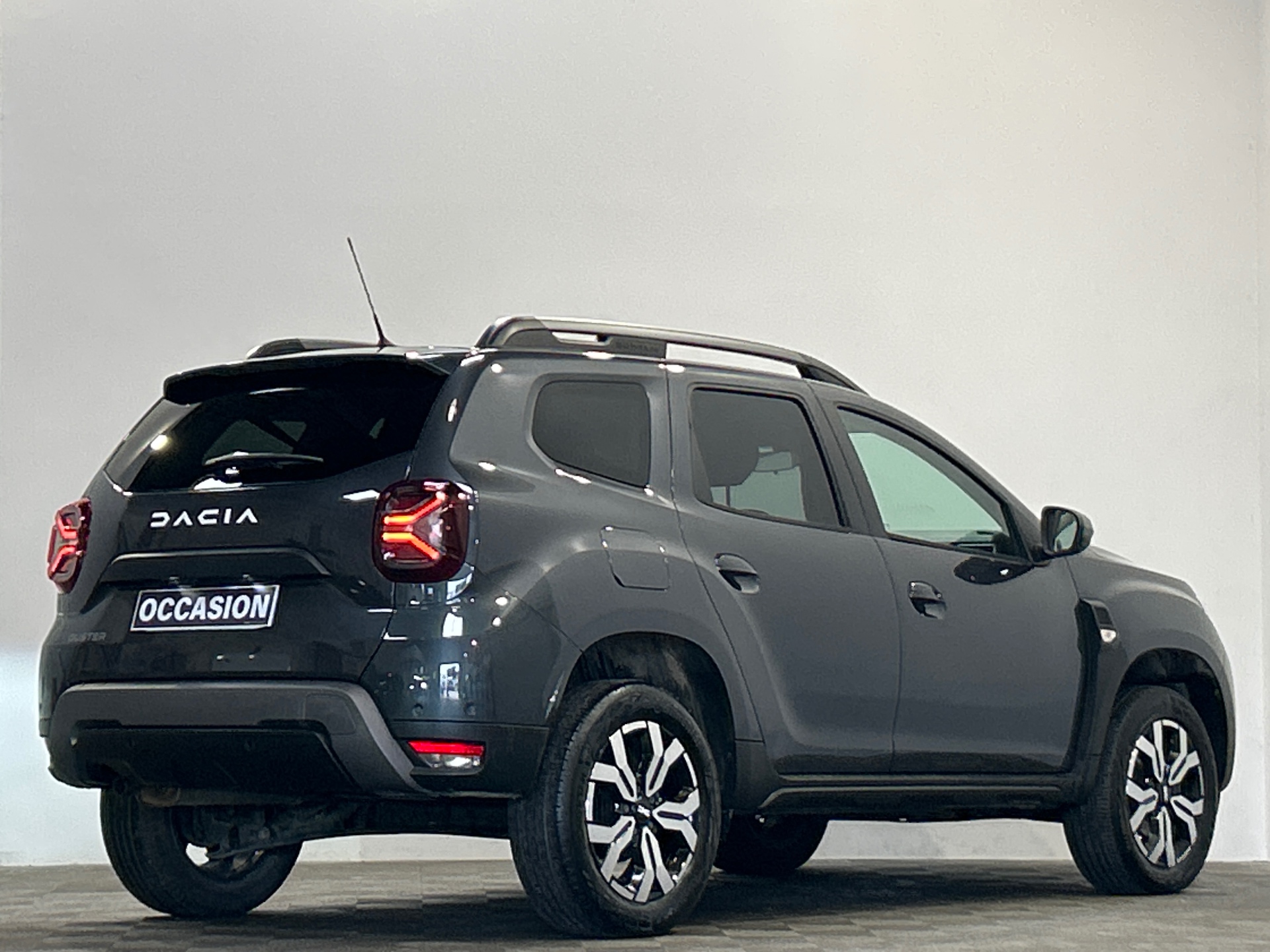 Photo 3 du véhicule DACIA DUSTER