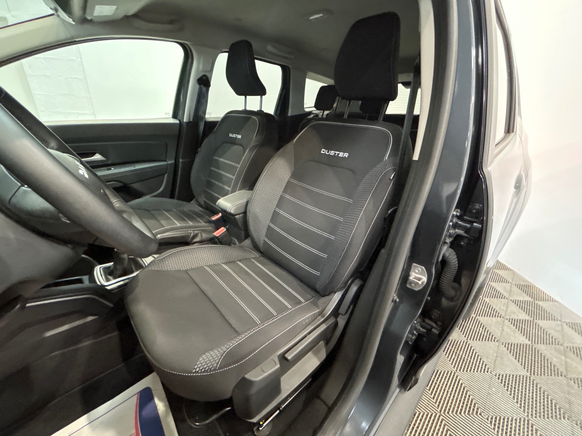 Photo 9 du véhicule DACIA DUSTER