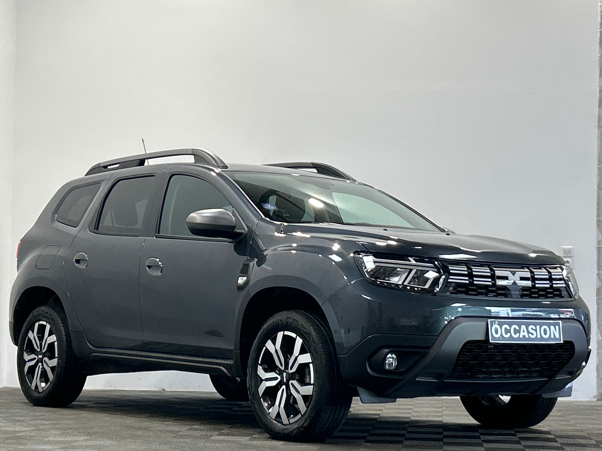 Photo 2 du véhicule DACIA DUSTER