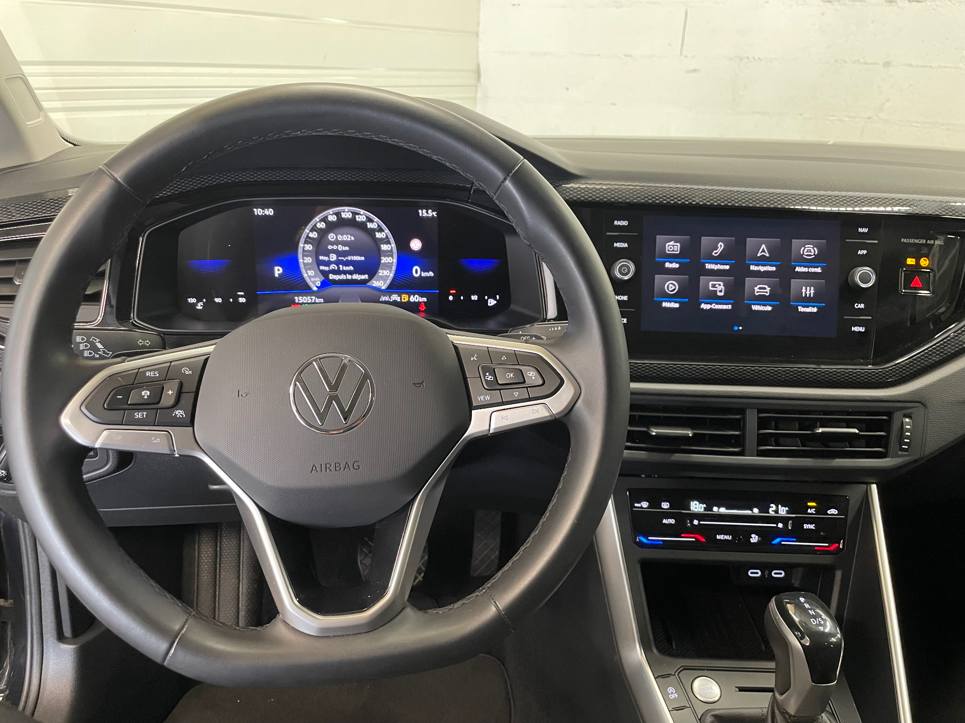 Photo 13 du véhicule VOLKSWAGEN TAIGO