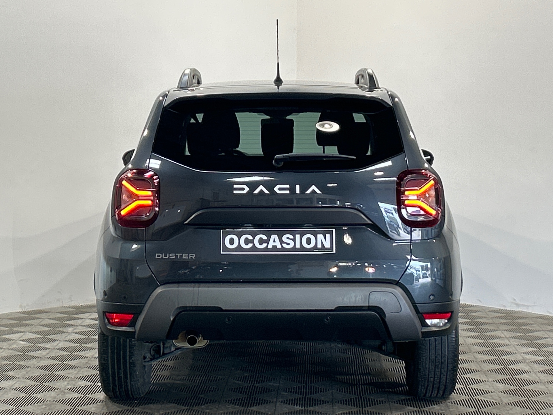 Photo 7 du véhicule DACIA DUSTER