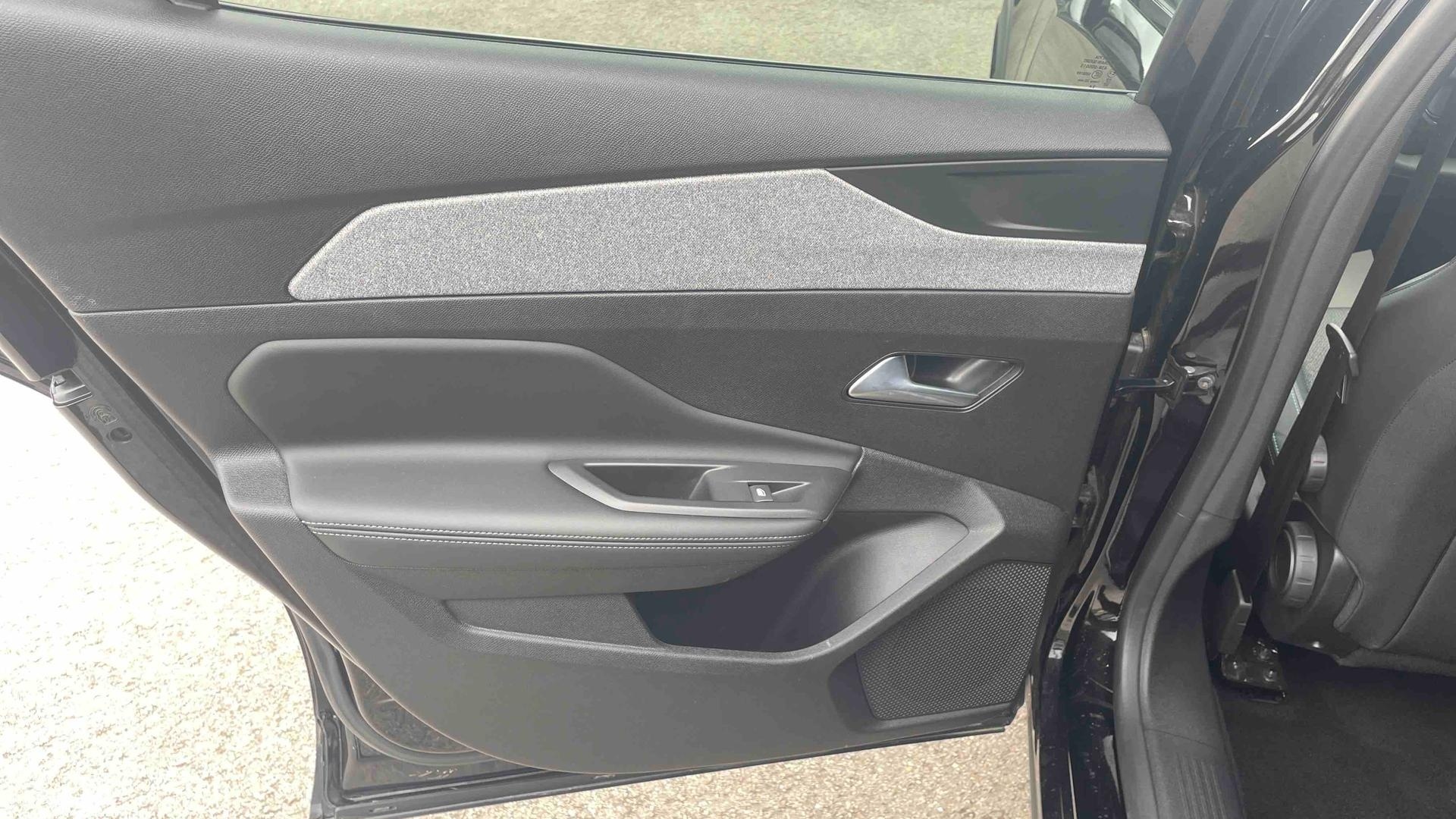 Photo 22 du véhicule PEUGEOT 408