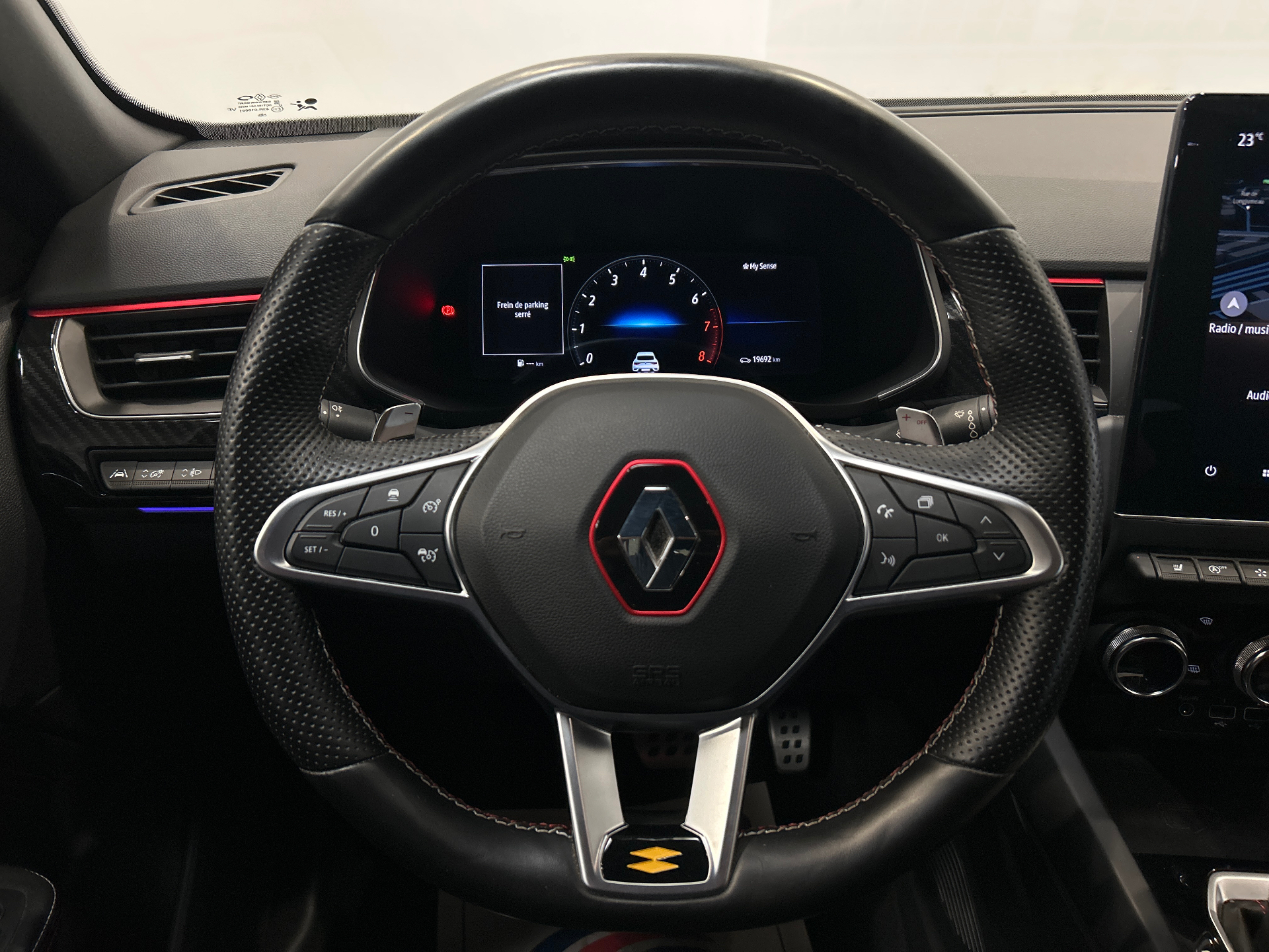 Photo 11 du véhicule RENAULT ARKANA
