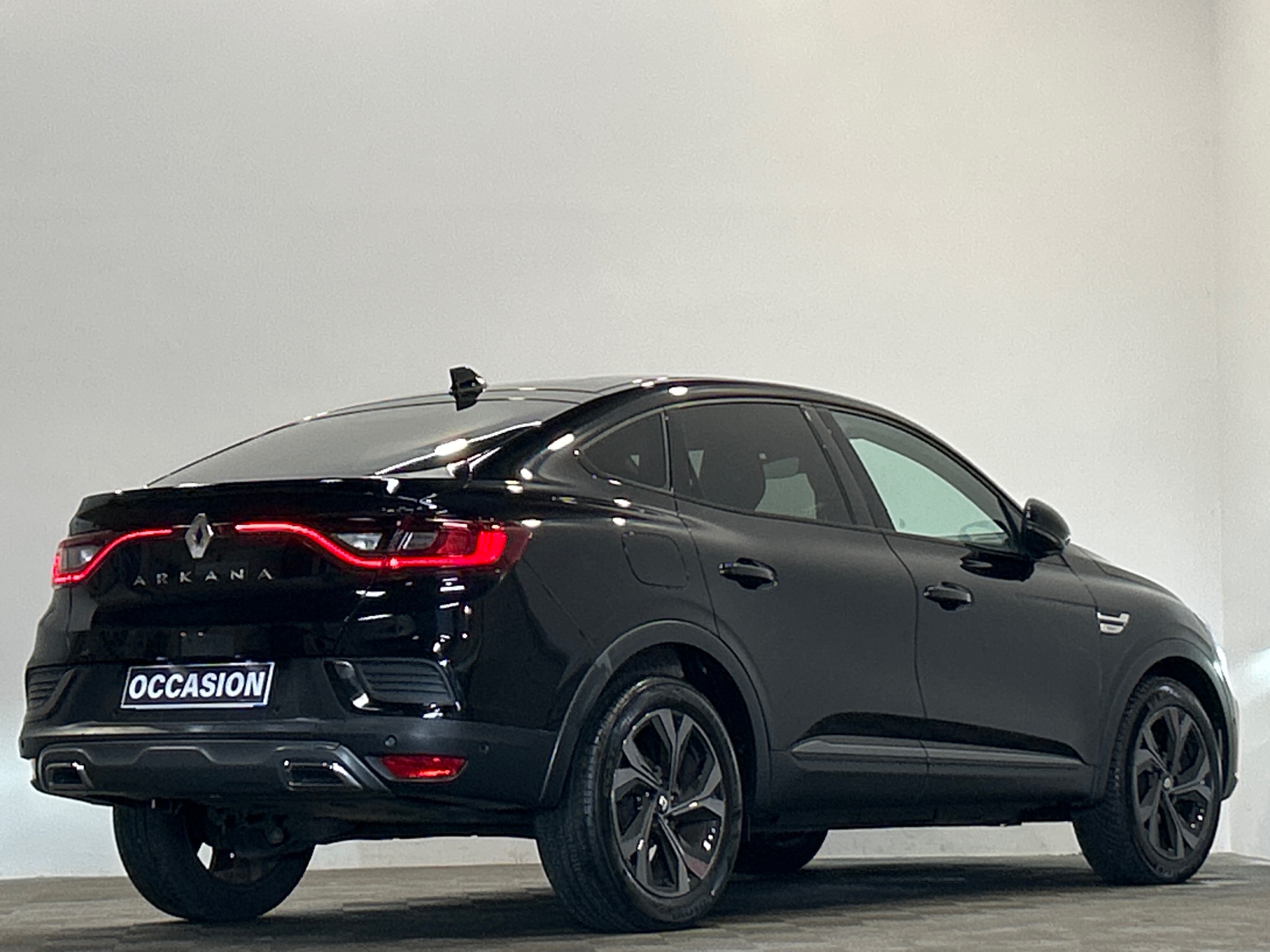 Photo 3 du véhicule RENAULT ARKANA