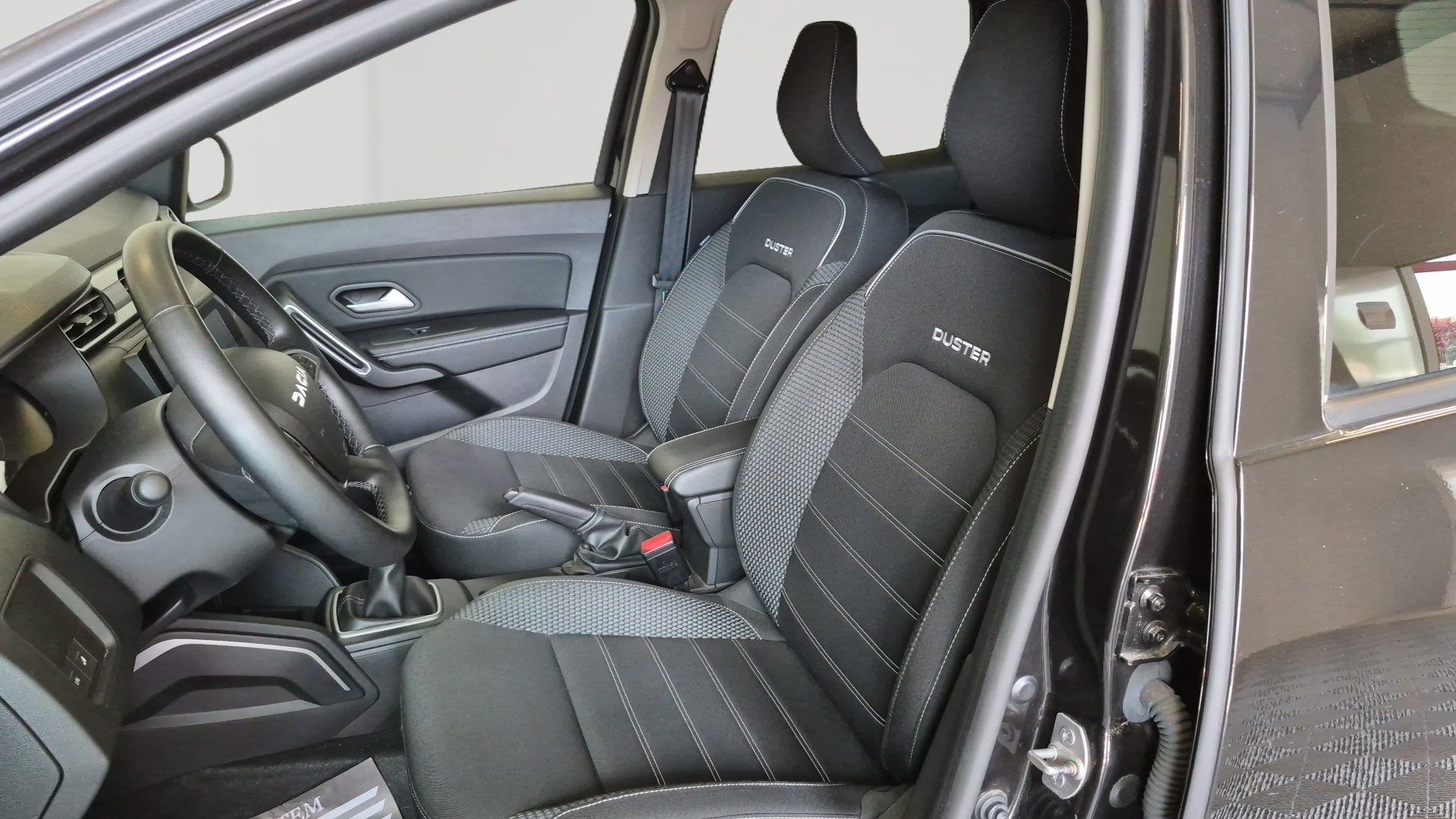 Photo 8 du véhicule DACIA DUSTER
