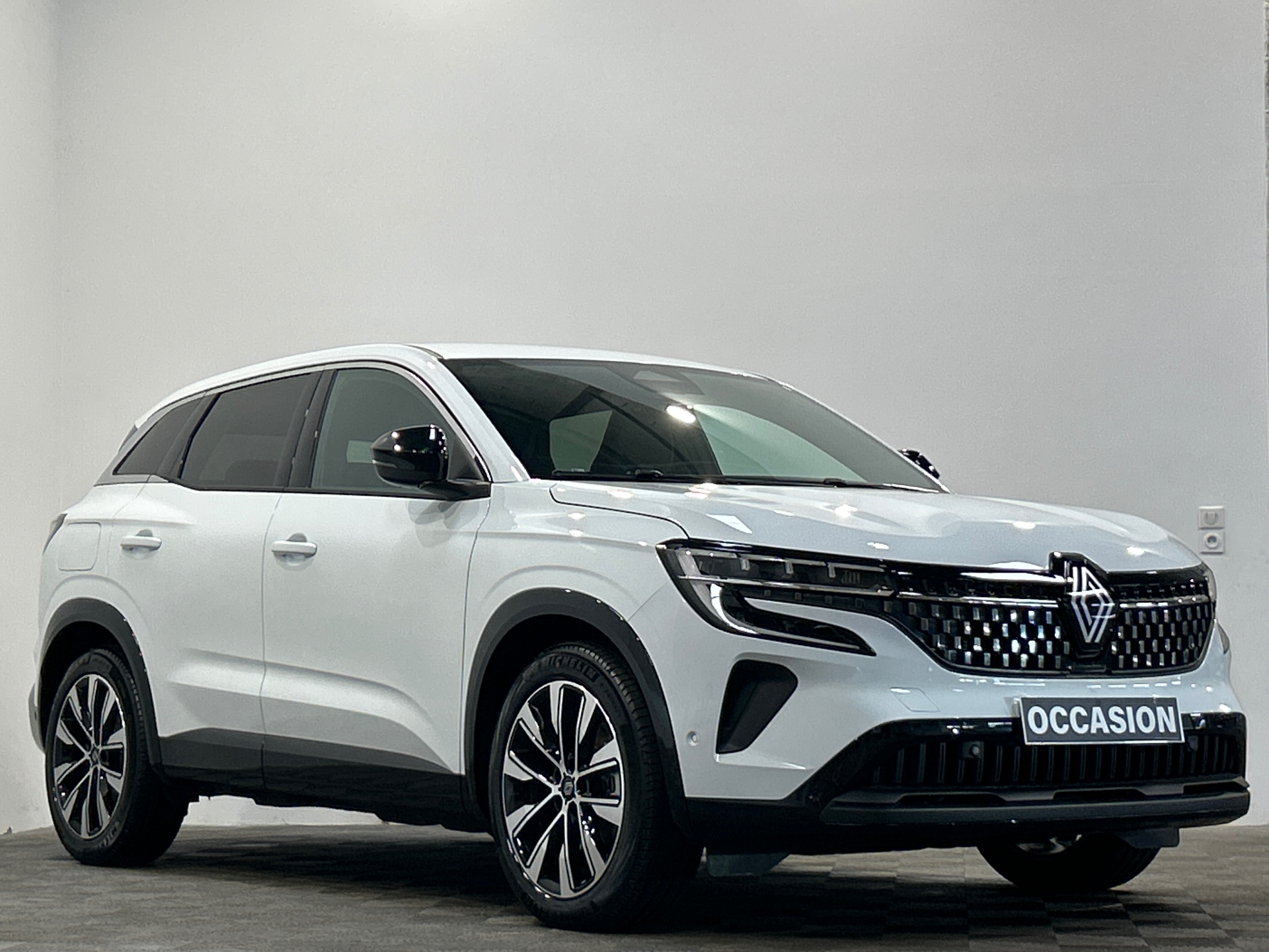 Photo 2 du véhicule RENAULT AUSTRAL