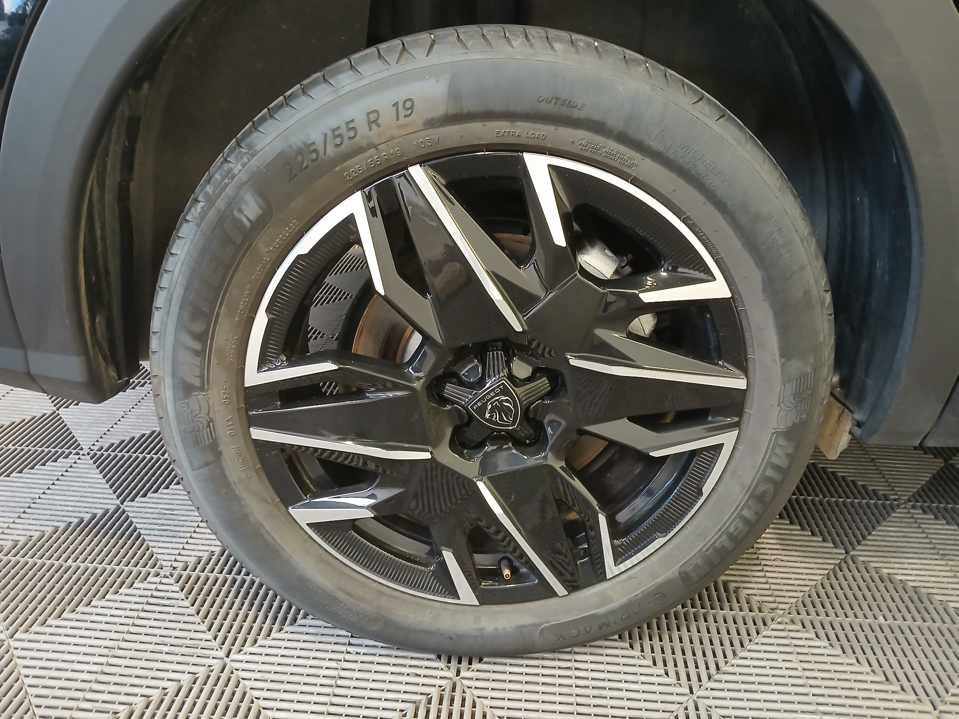 Photo 8 du véhicule PEUGEOT 5008