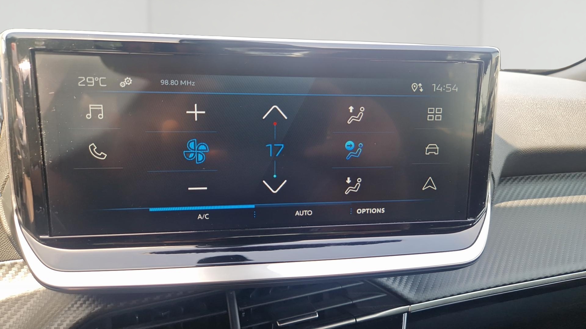 Photo 15 du véhicule PEUGEOT 2008