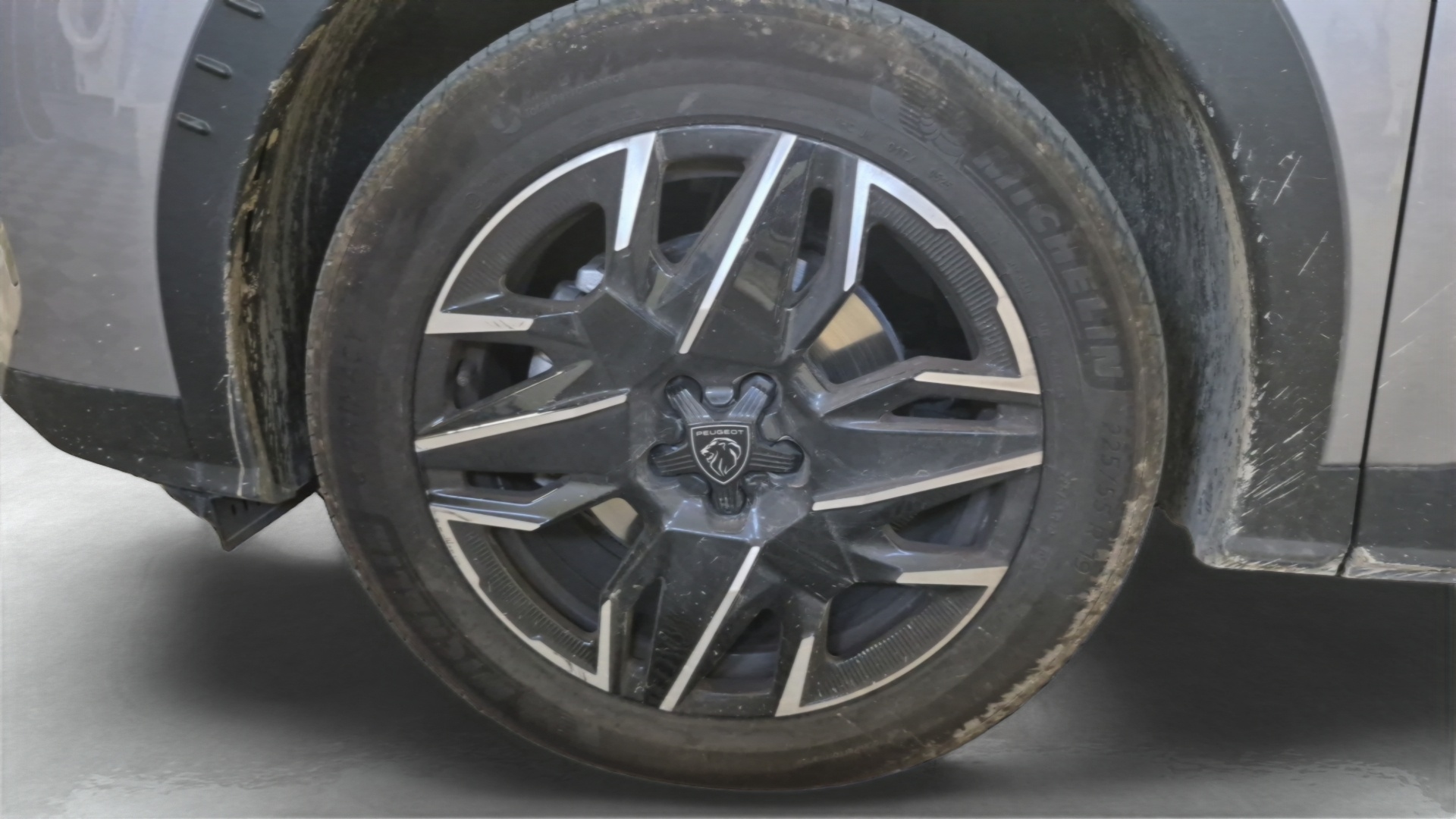 Photo 16 du véhicule PEUGEOT 5008