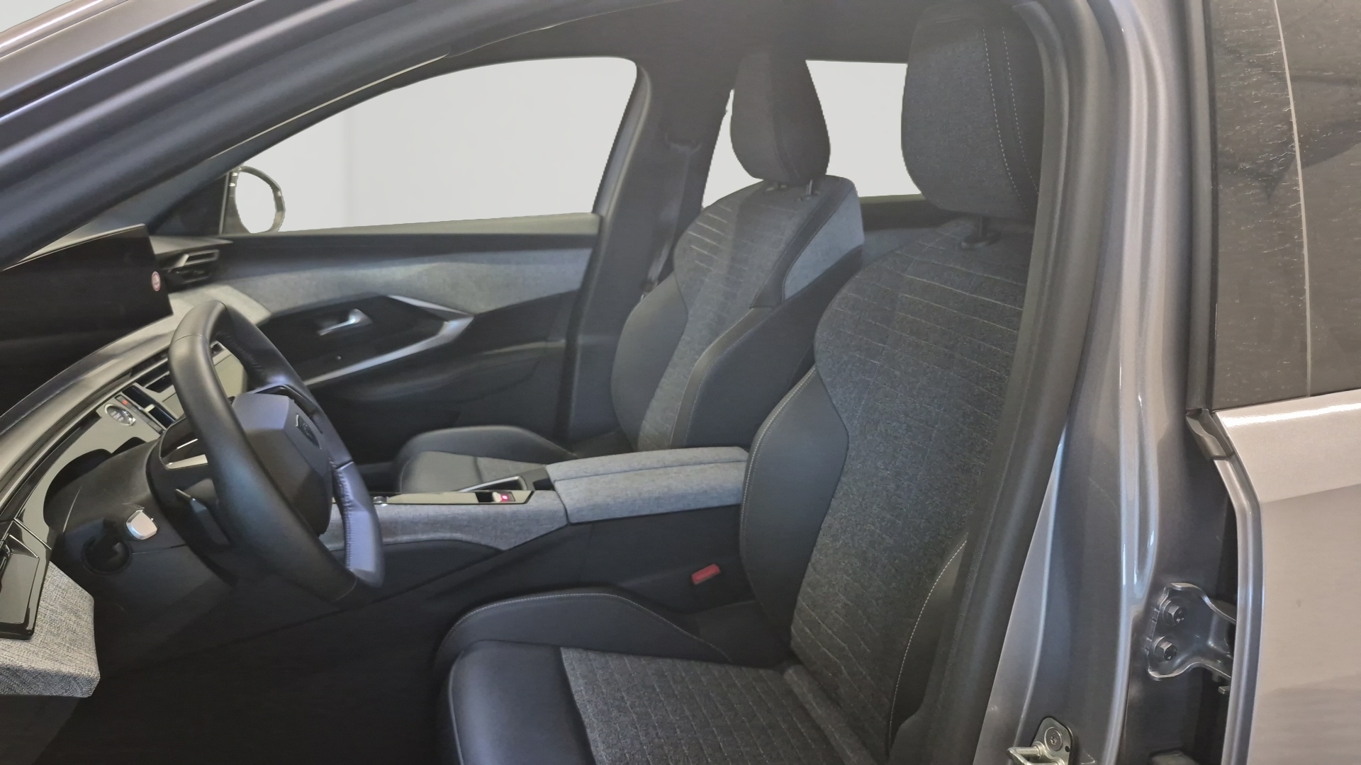 Photo 8 du véhicule PEUGEOT 5008