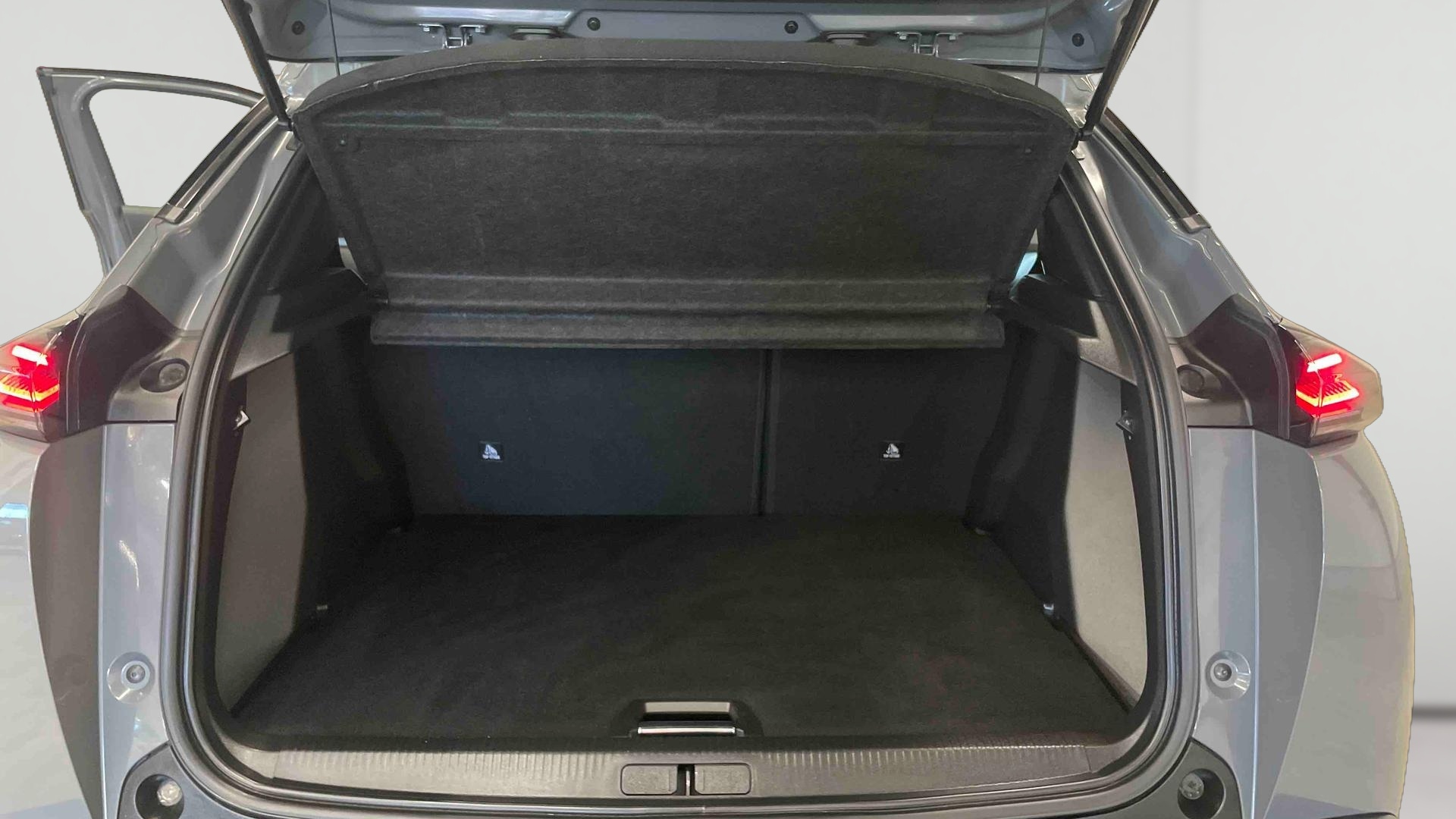 Photo 18 du véhicule PEUGEOT 2008
