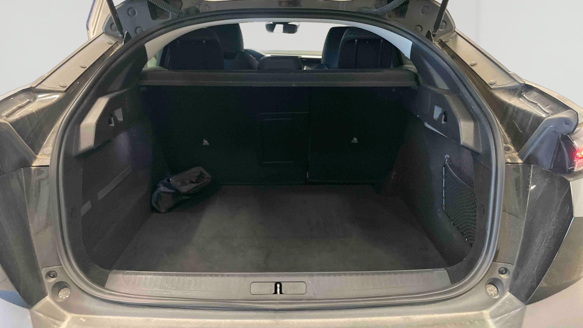 Photo 16 du véhicule PEUGEOT 408