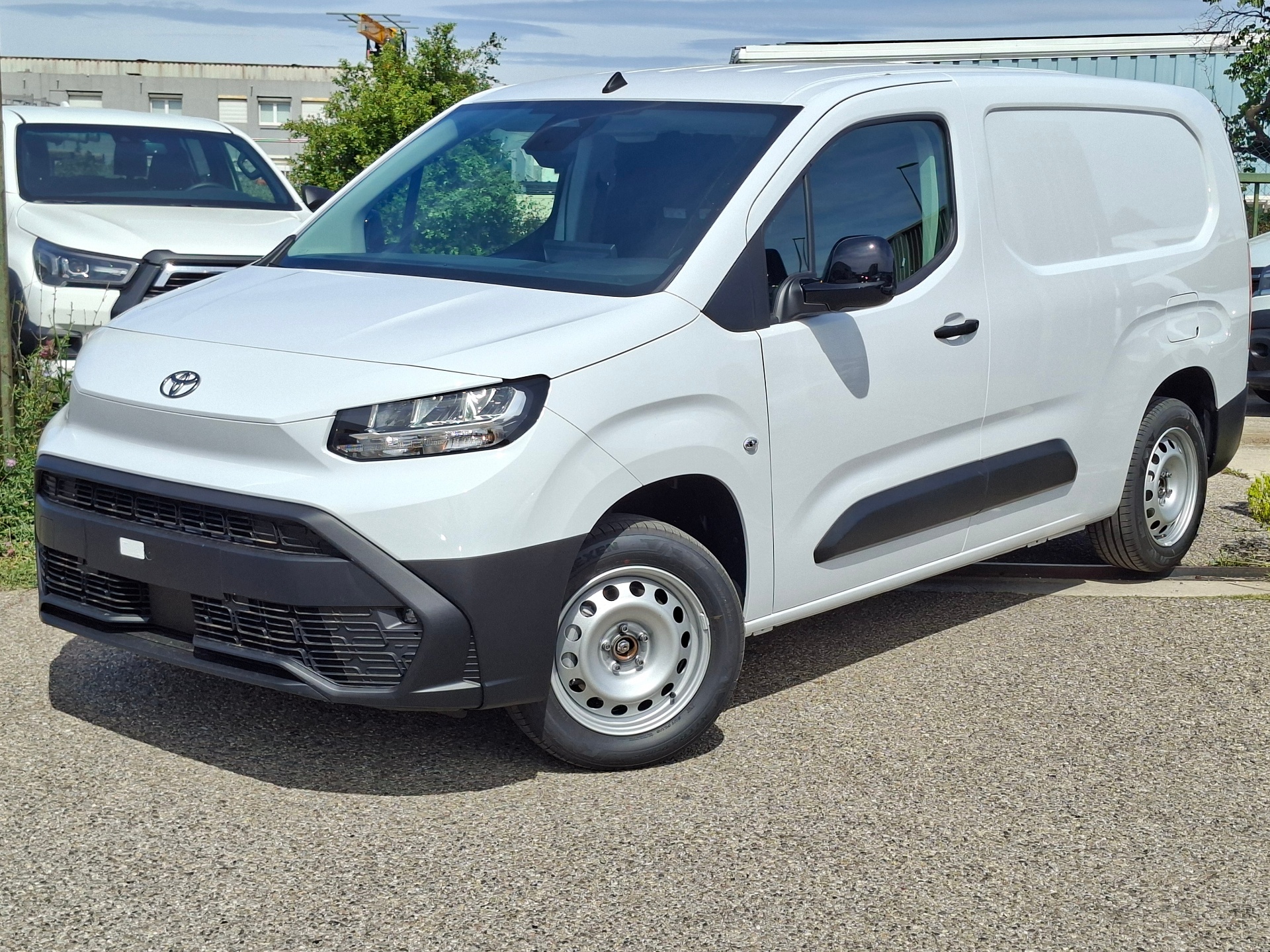 TOYOTA PROACE CITY FOURGON MEDIUM 1.5L 130 D-4D BVA START + 3 places moduwork + camera recul + carplay + android auto + clim auto + habillage bois, voiture neuve