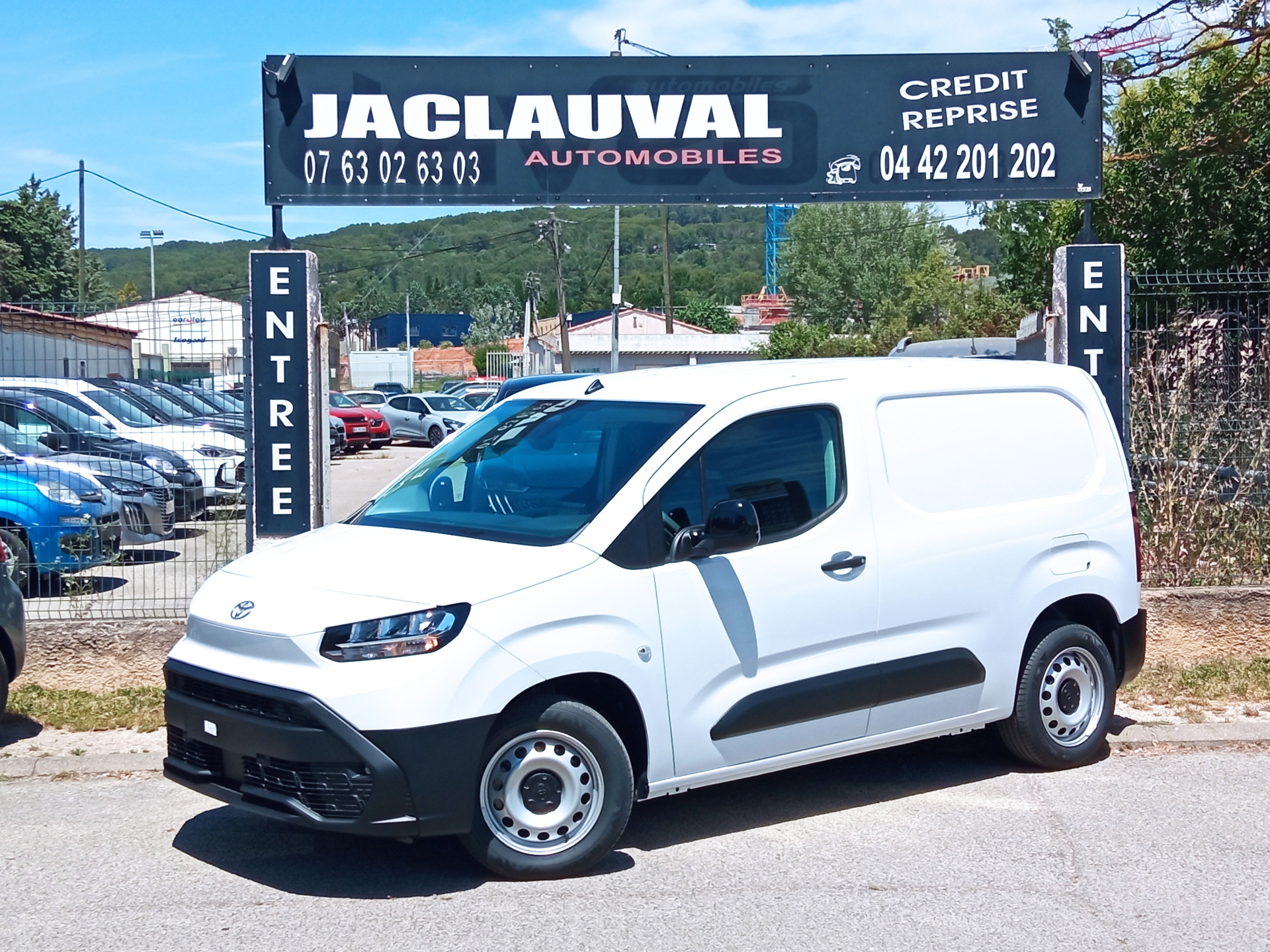 TOYOTA PROACE CITY FOURGON MEDIUM 1.5L 130 D-4D BVA START+PACK CONFORT+3 PLACES MODUWORK+CARPLAY+CAMERA..., voiture neuve