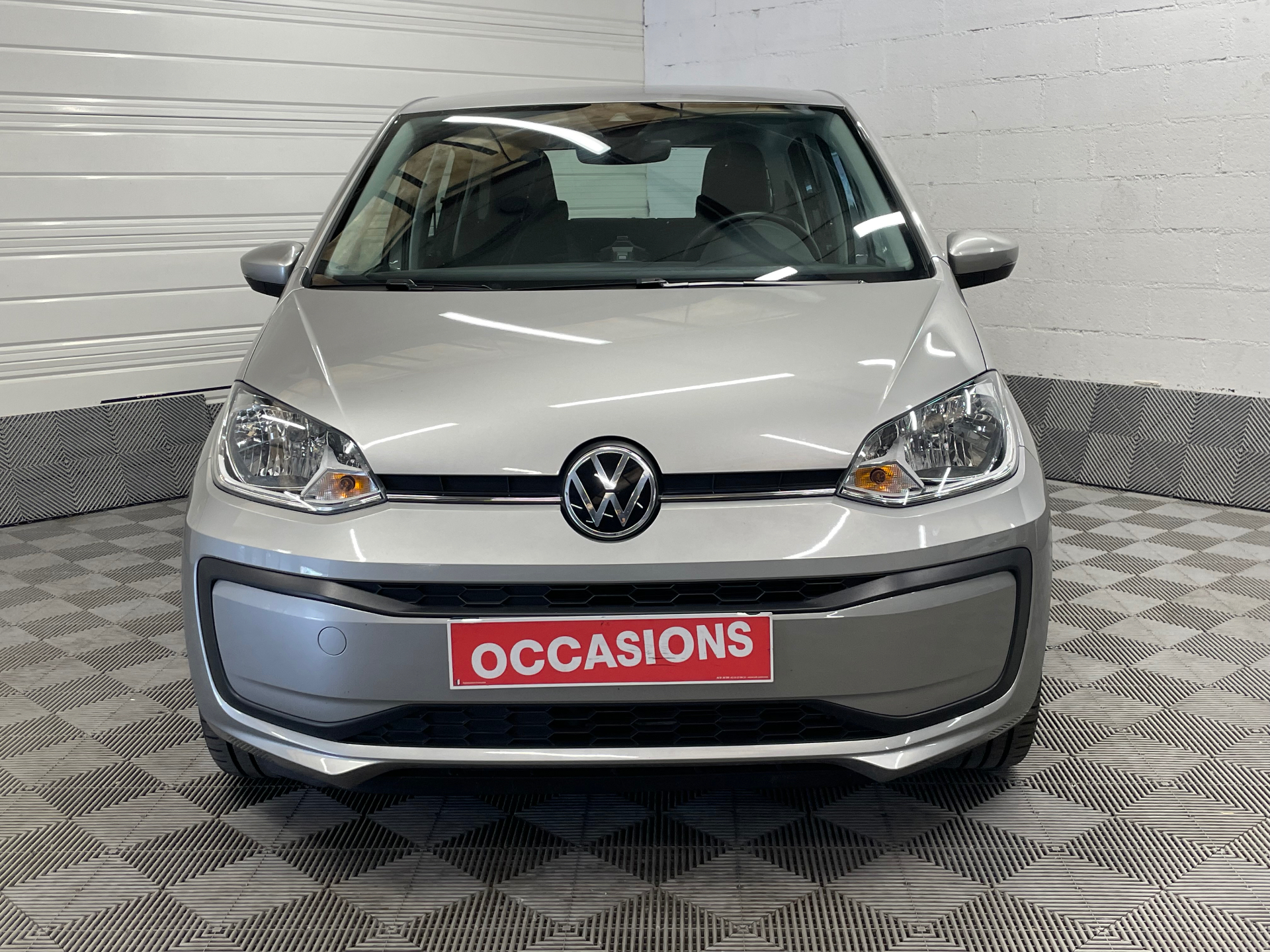 Photo 2 du véhicule VOLKSWAGEN UP! 2.0