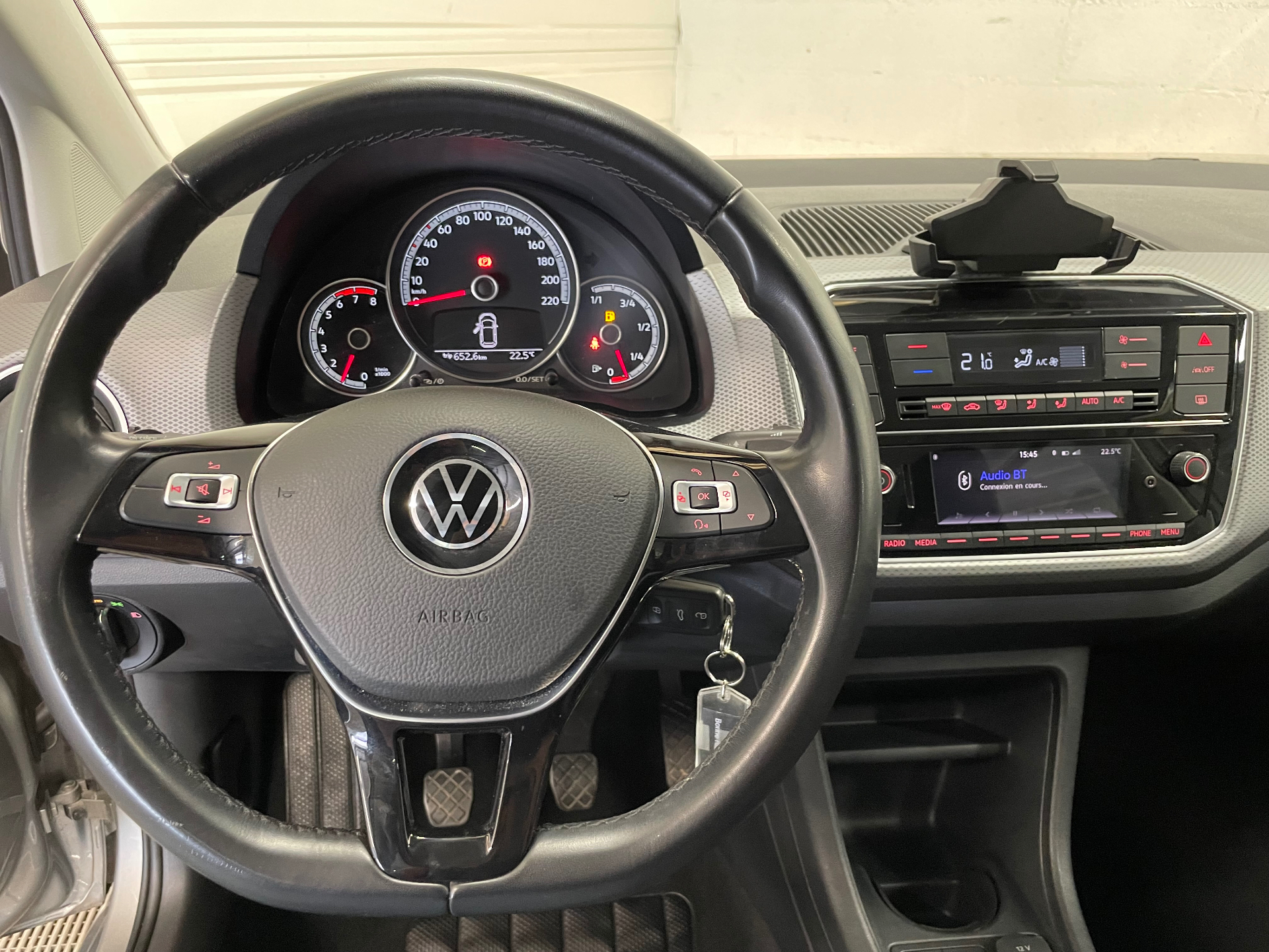 Photo 12 du véhicule VOLKSWAGEN UP! 2.0