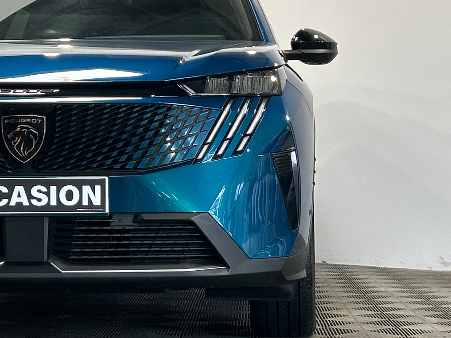 Photo 6 du véhicule PEUGEOT 5008