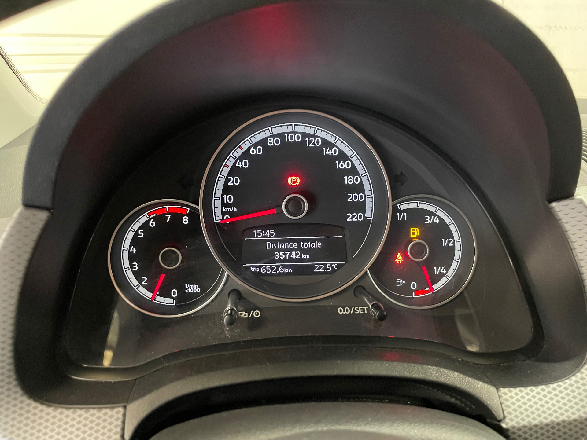 Photo 13 du véhicule VOLKSWAGEN UP! 2.0