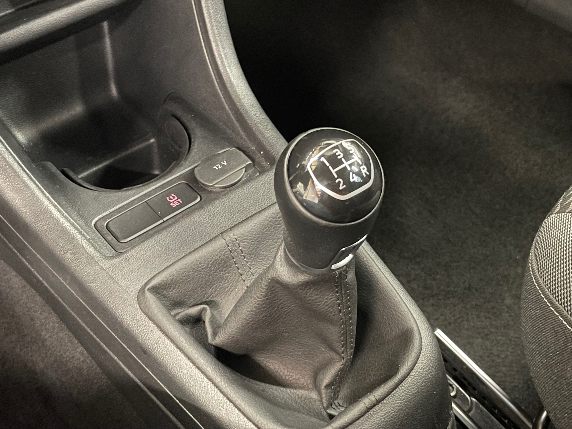 Photo 19 du véhicule VOLKSWAGEN UP! 2.0