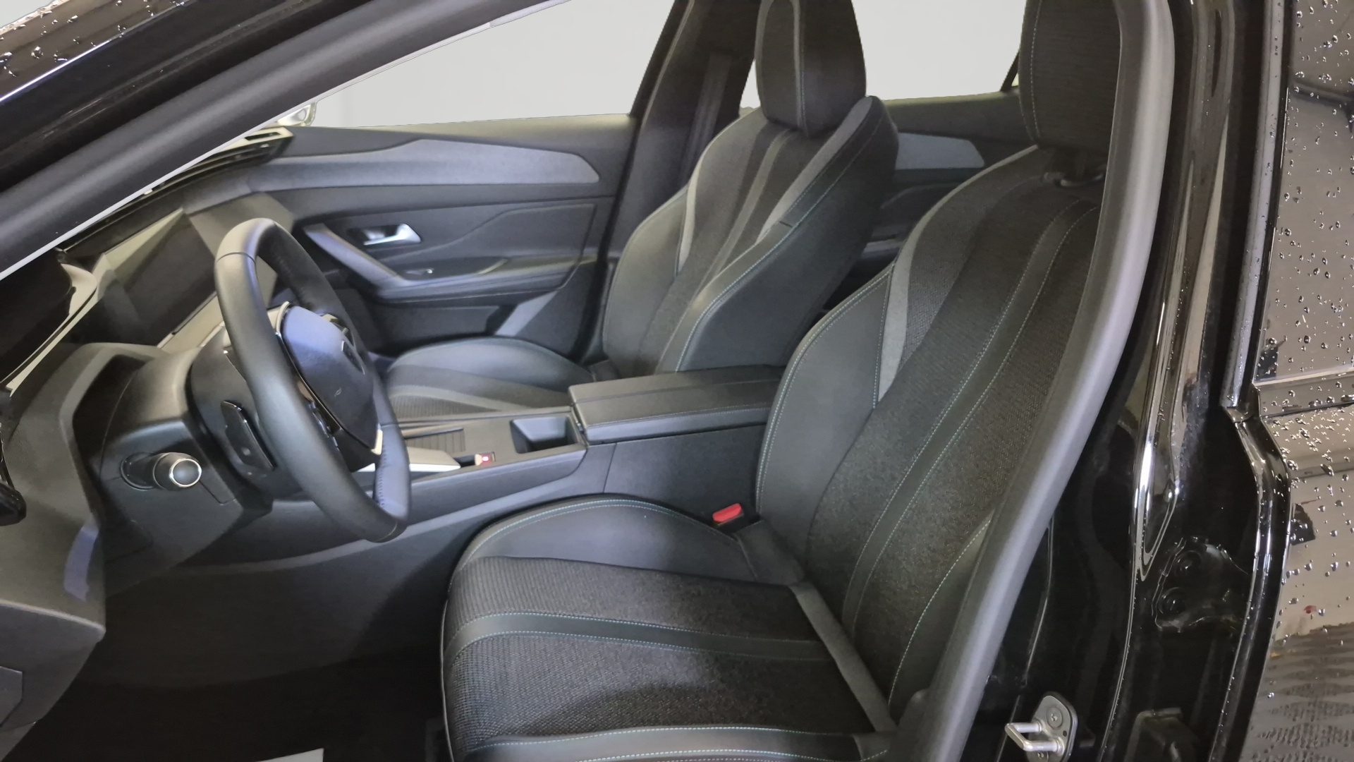 Photo 8 du véhicule PEUGEOT 408