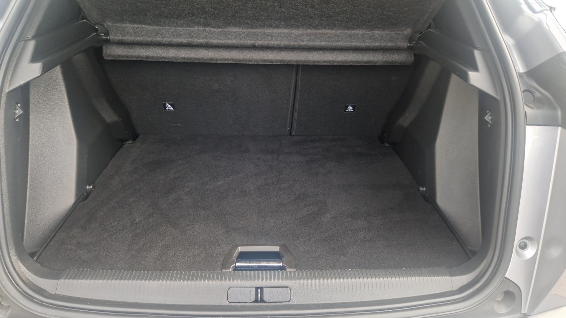 Photo 12 du véhicule PEUGEOT 2008
