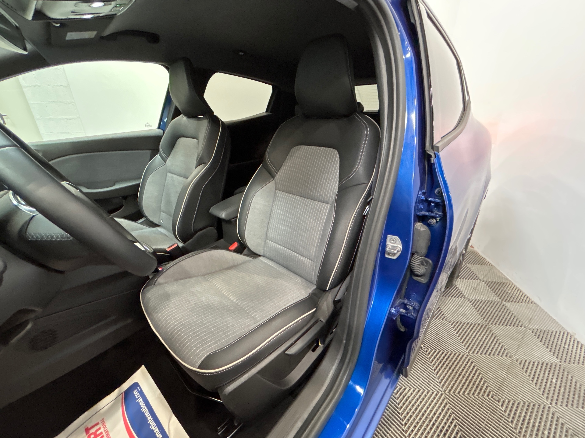 Photo 9 du véhicule RENAULT CLIO V