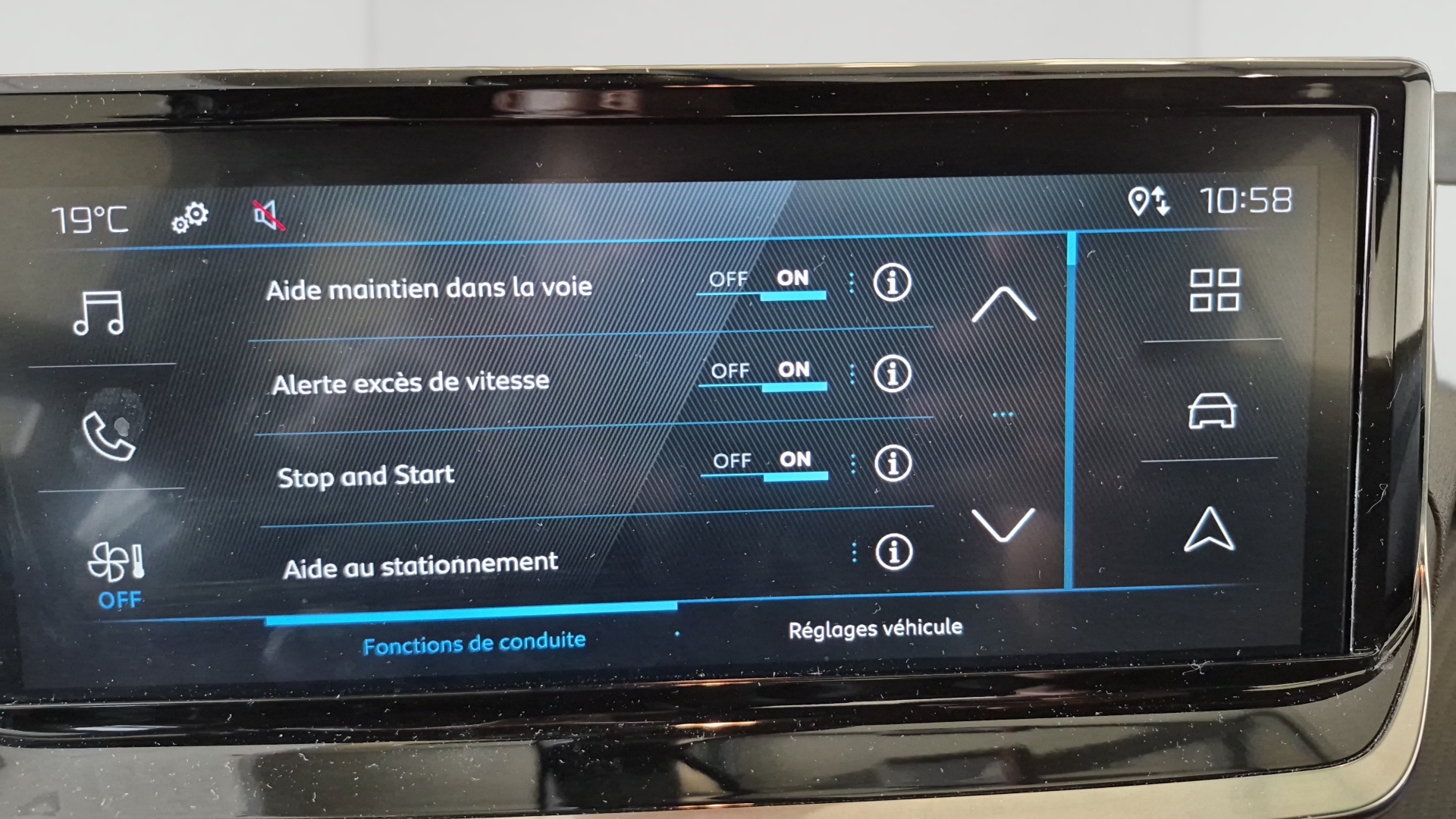 Photo 12 du véhicule PEUGEOT 2008