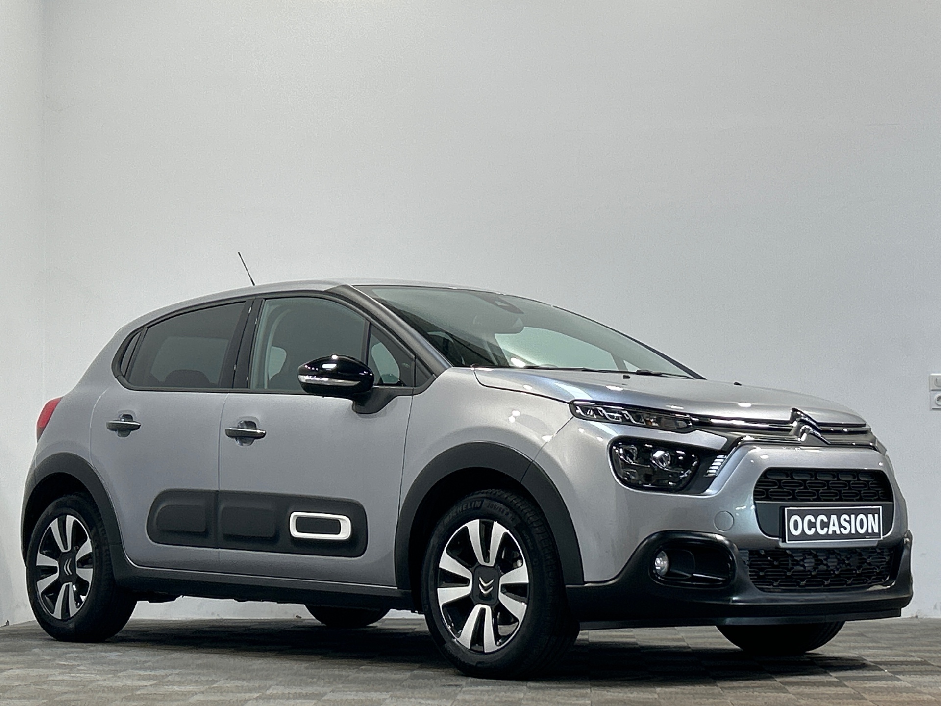 Photo 2 du véhicule CITROEN C3
