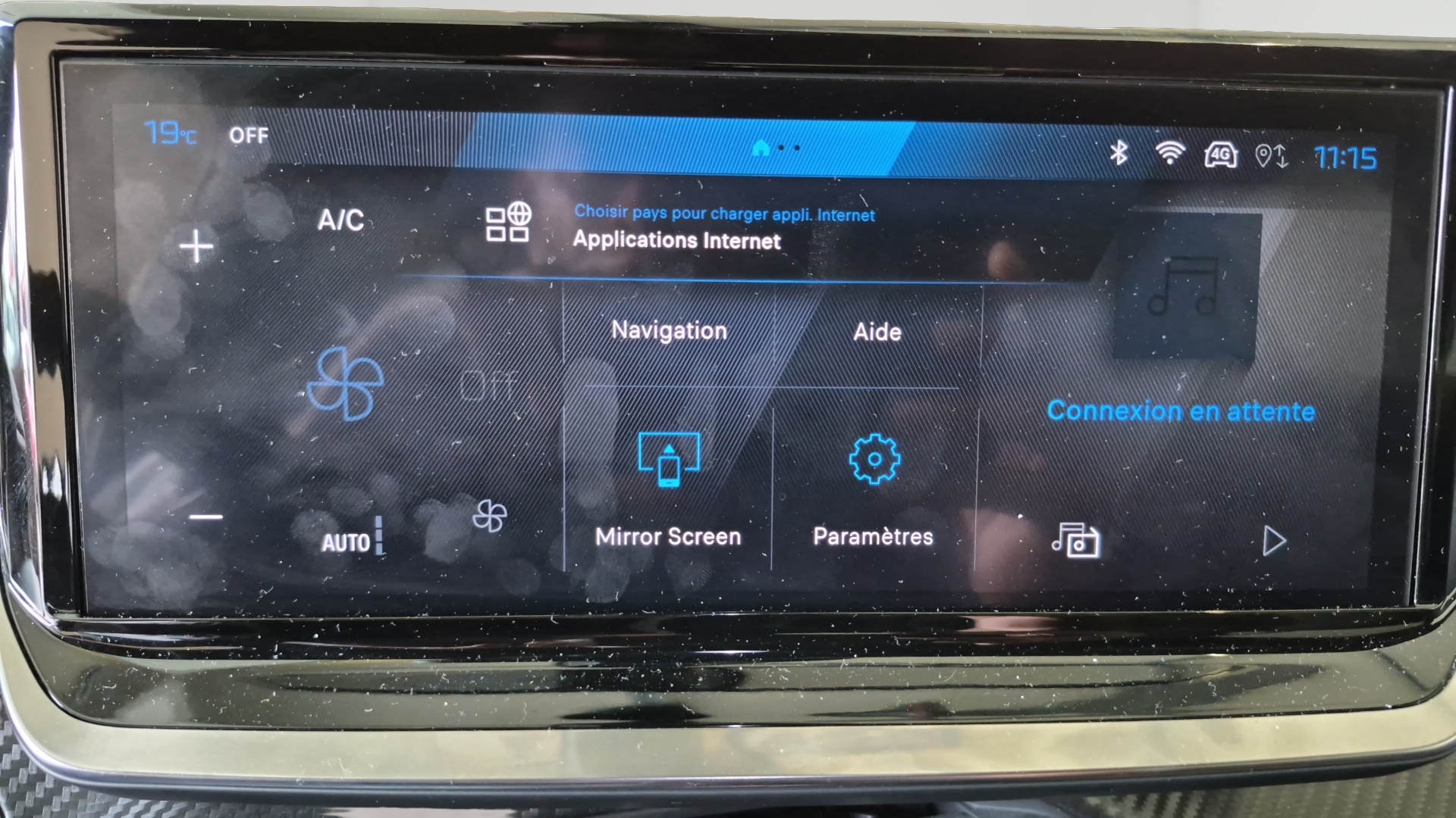 Photo 13 du véhicule PEUGEOT 2008