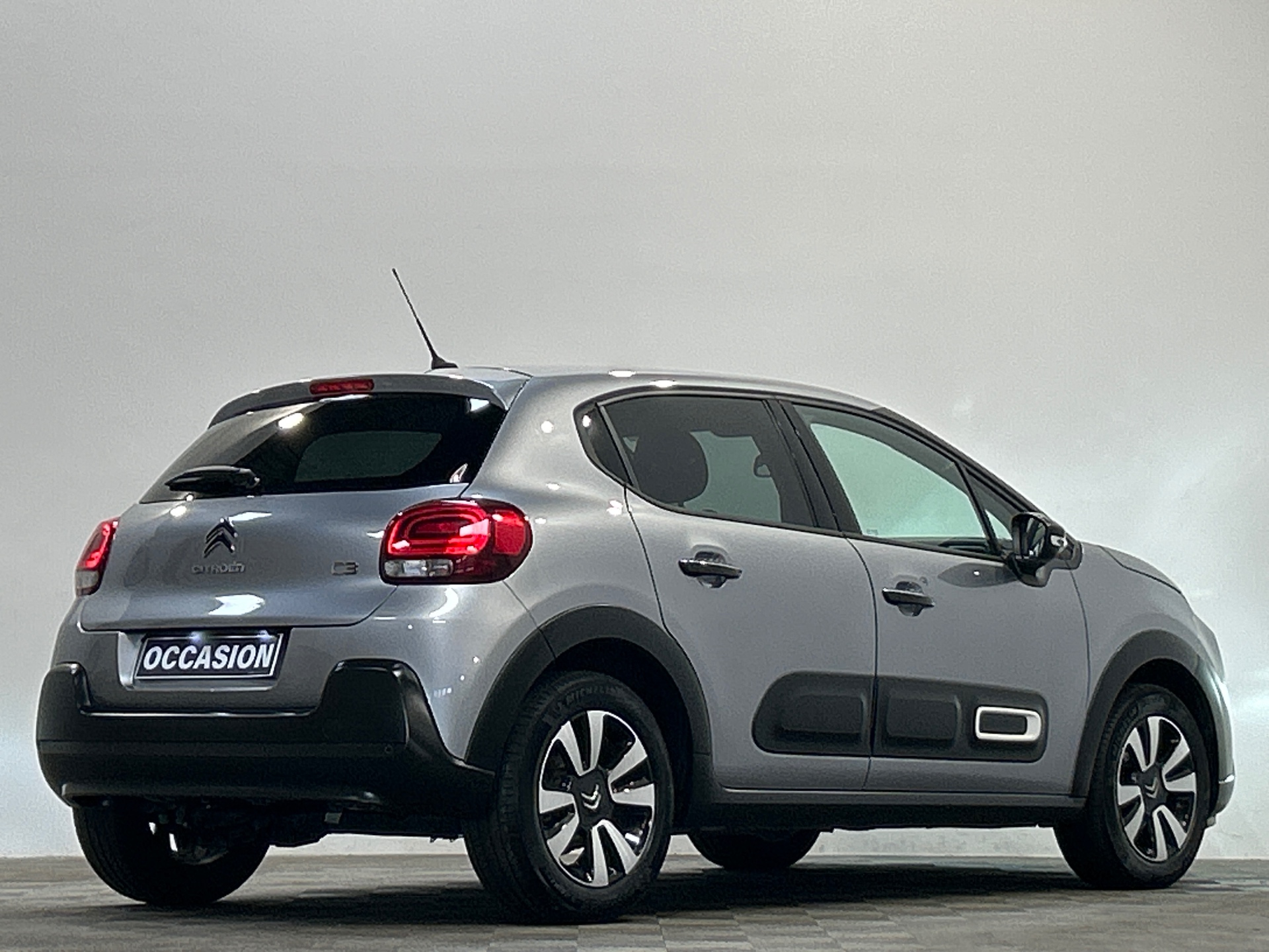 Photo 3 du véhicule CITROEN C3