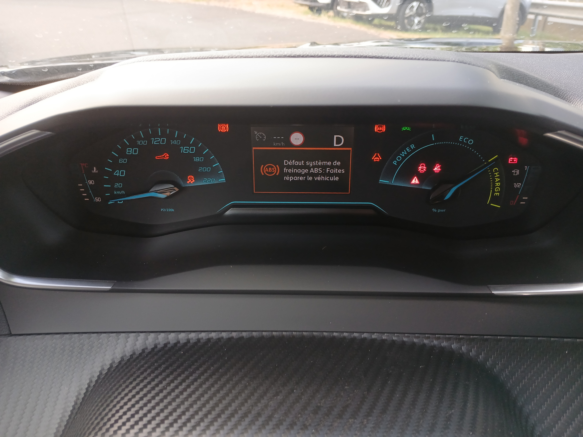 Photo 42 du véhicule PEUGEOT 2008