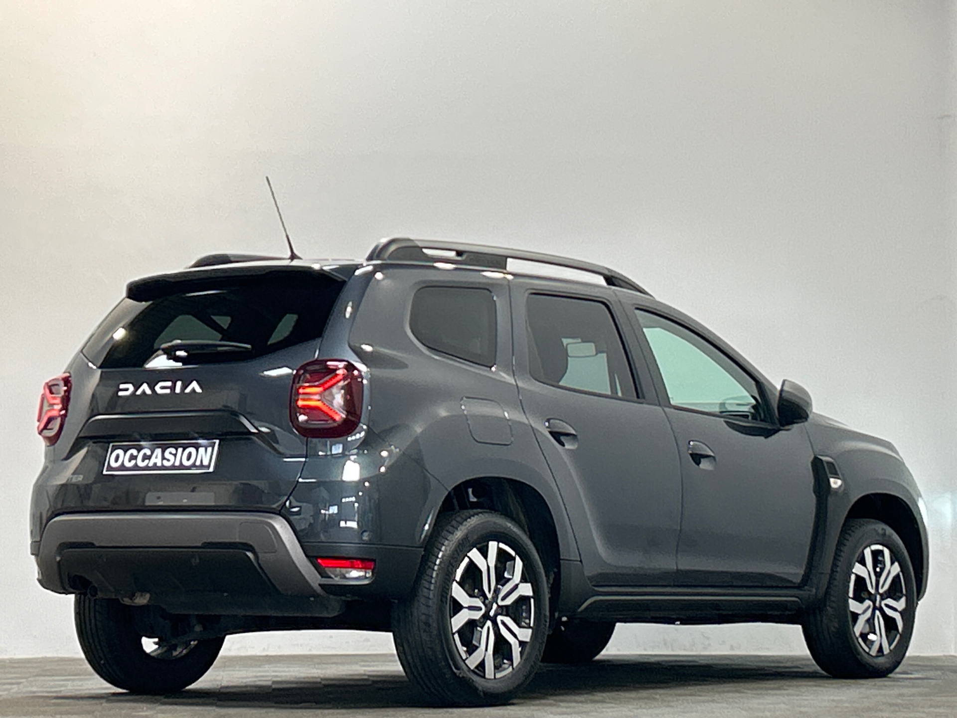 Photo 3 du véhicule DACIA DUSTER