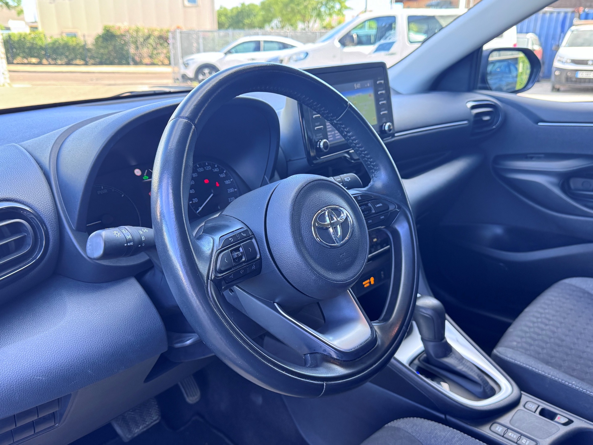 TOYOTA YARIS HYBRIDE MY22 2022 — photo 6