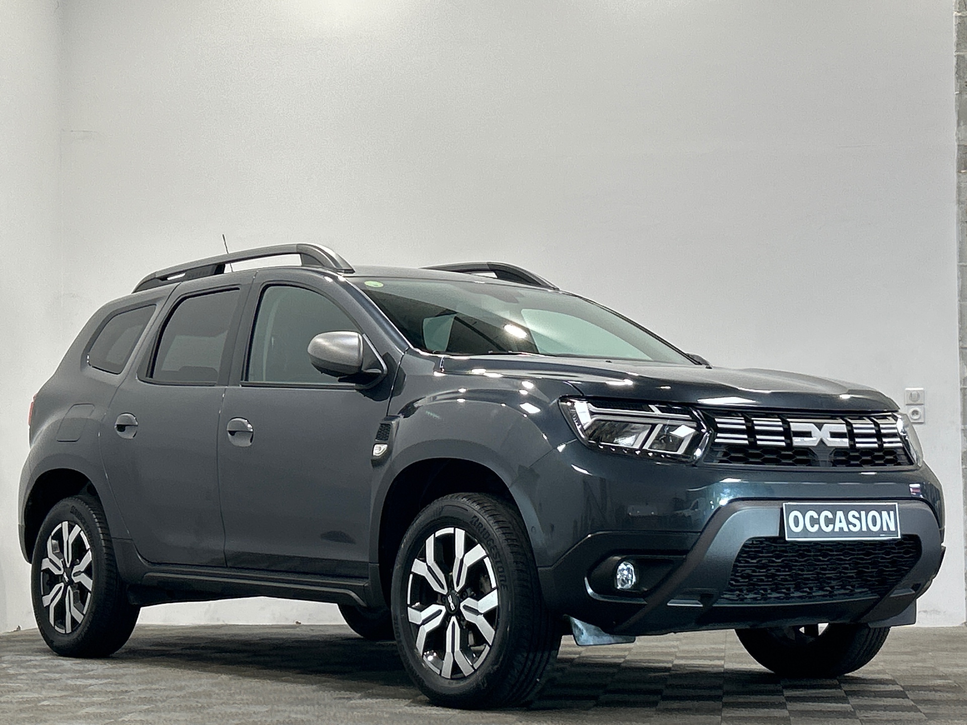 Photo 2 du véhicule DACIA DUSTER