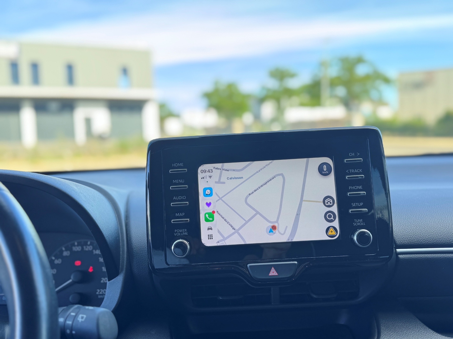 TOYOTA YARIS HYBRIDE MY22 2022 — photo 4