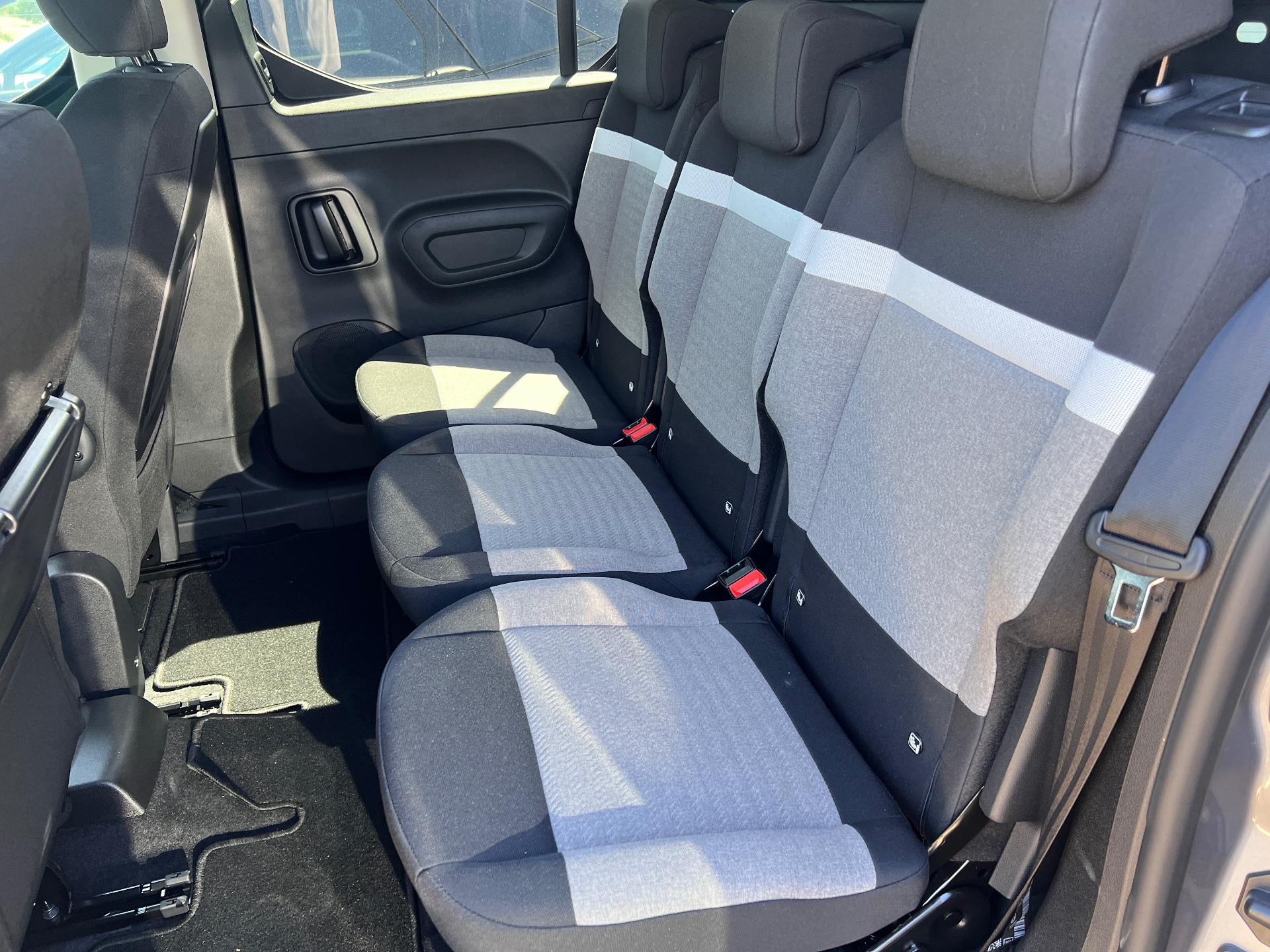 CITROEN BERLINGO VAN 2026 — photo 9