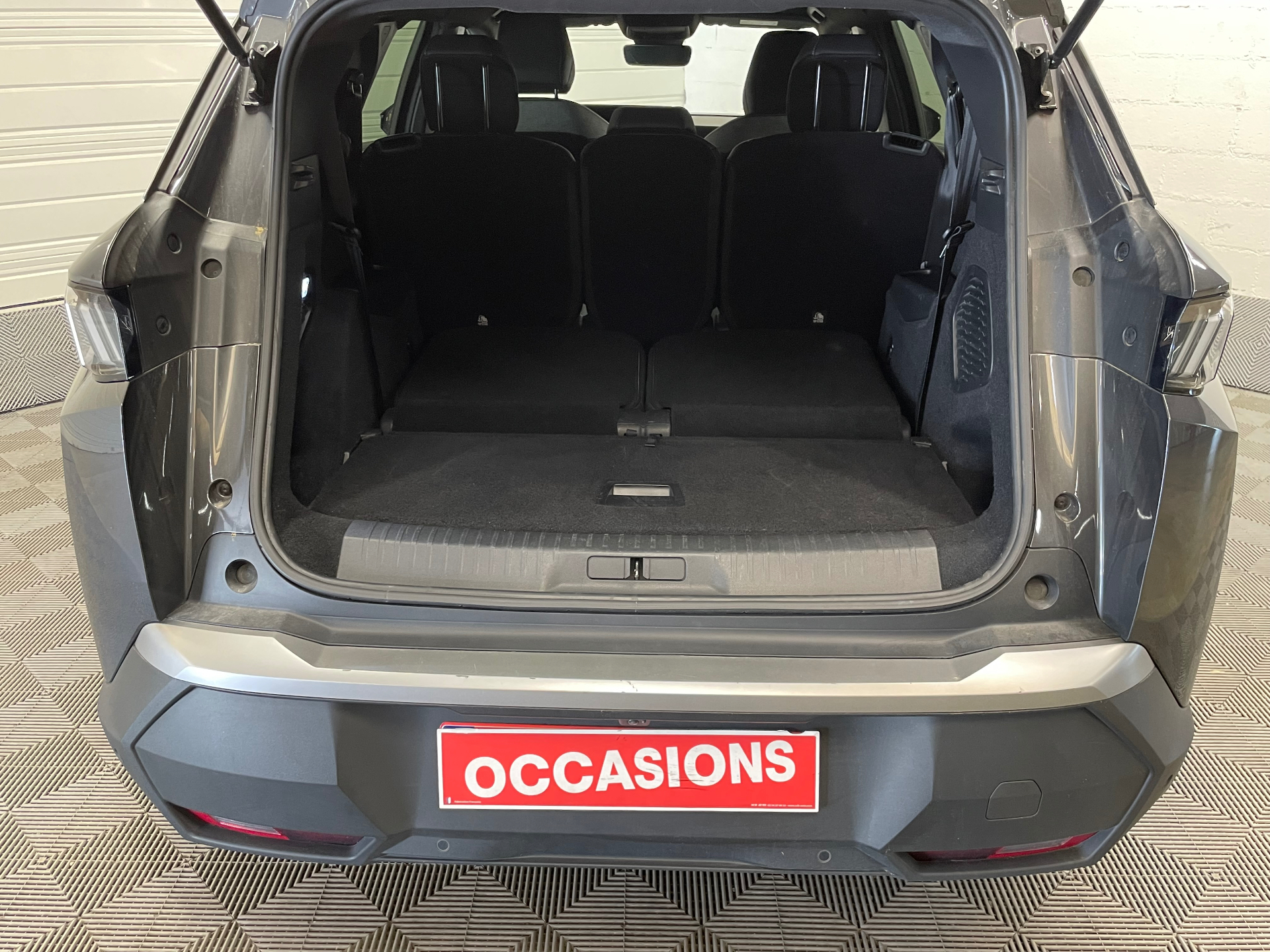 Photo 10 du véhicule PEUGEOT 5008