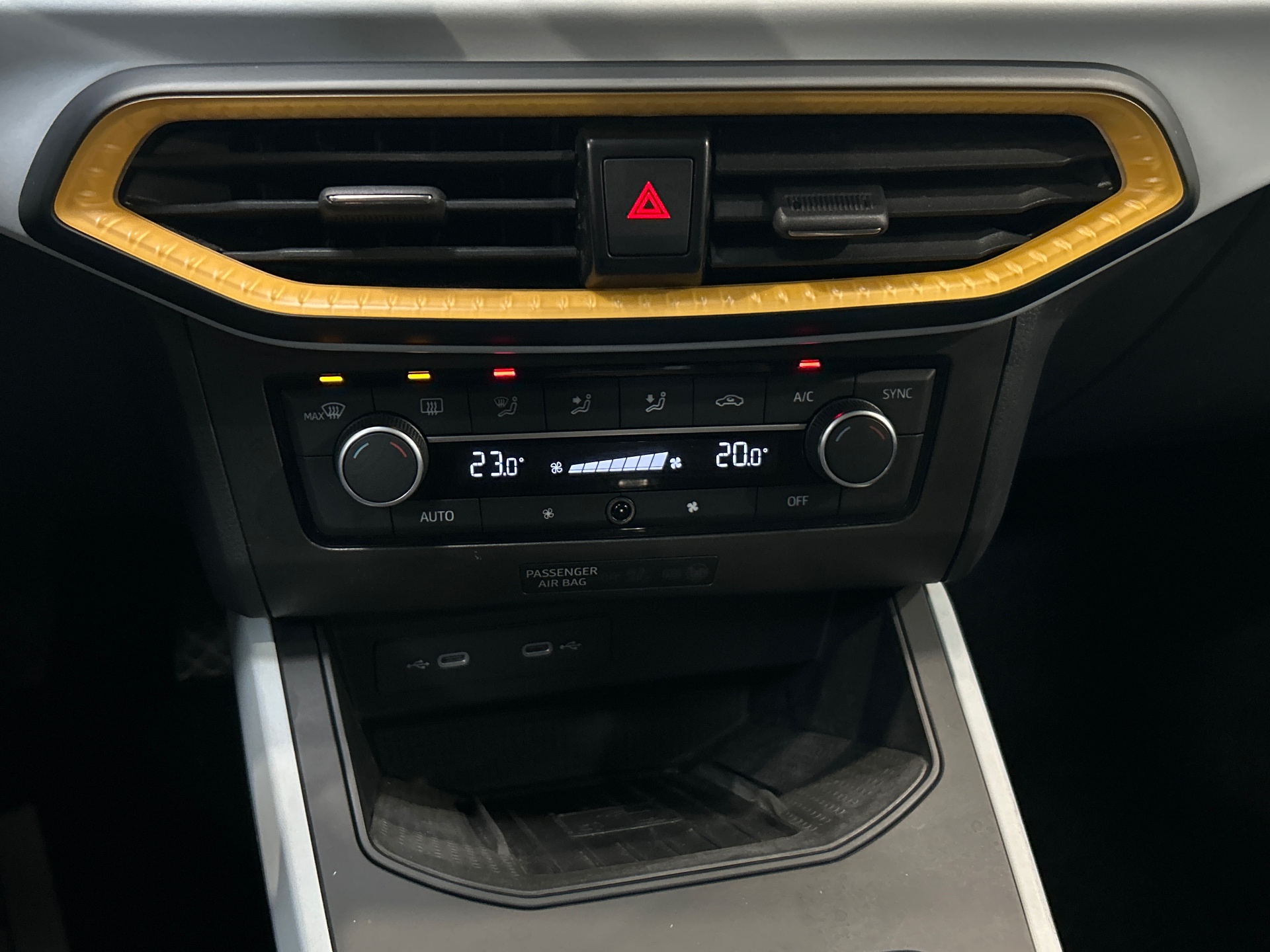 Photo 17 du véhicule SEAT ARONA