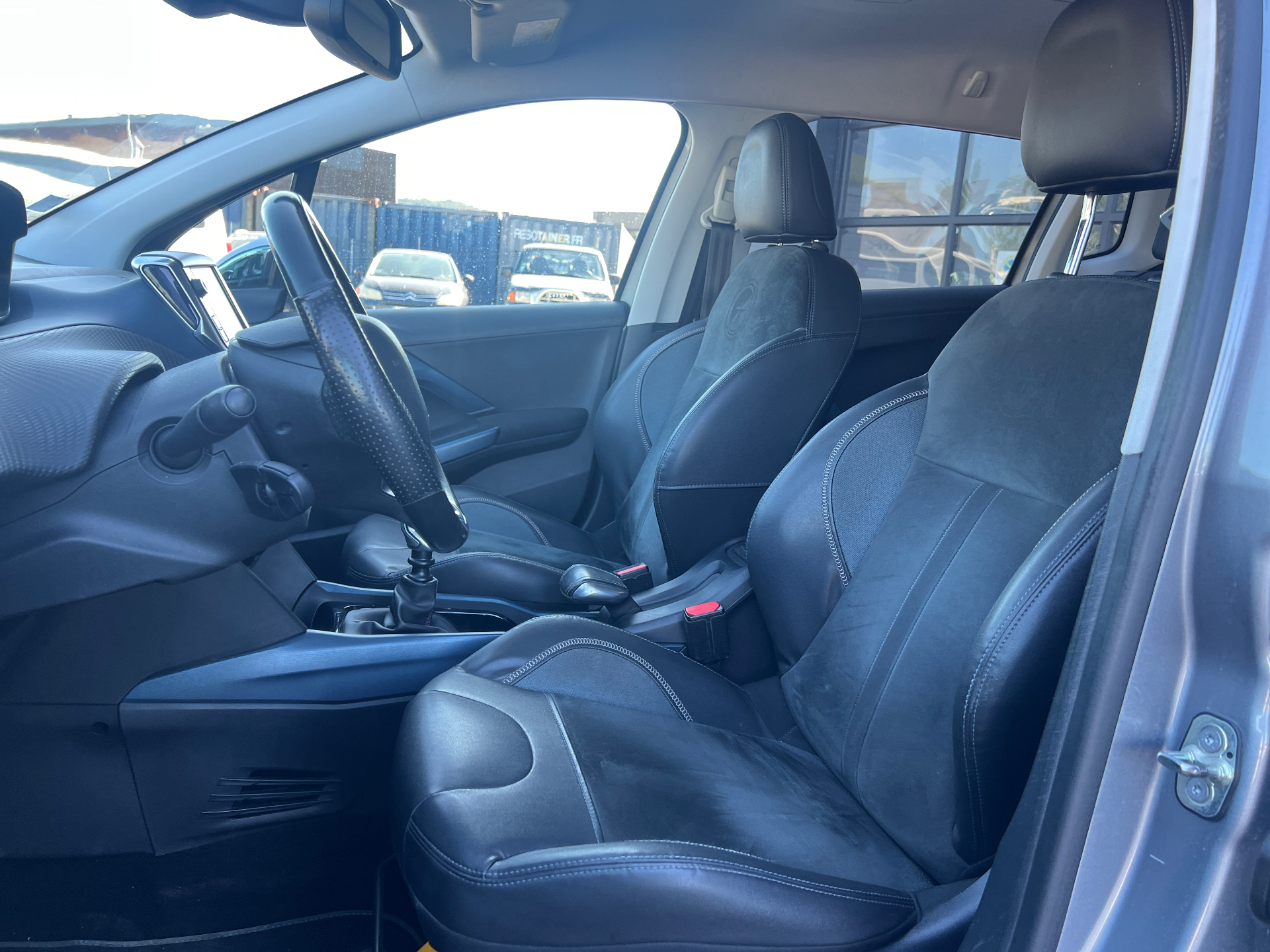 PEUGEOT 2008 2015 — photo 14
