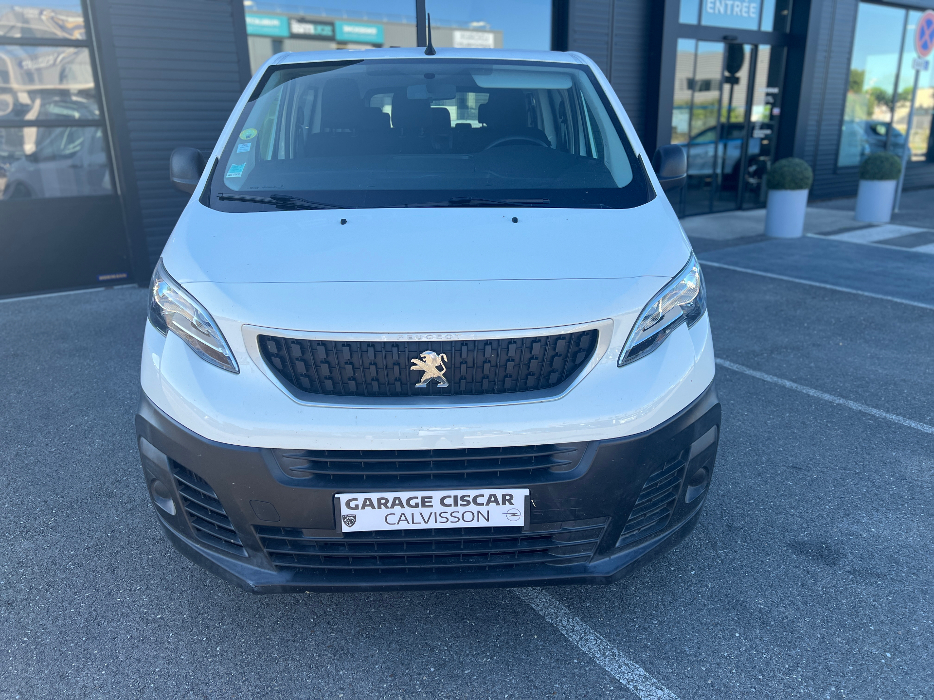 PEUGEOT TRAVELLER 2021 — photo 8