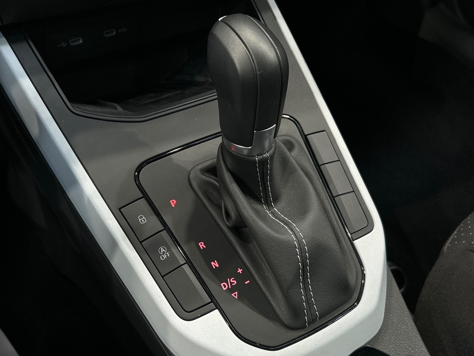 Photo 18 du véhicule SEAT ARONA