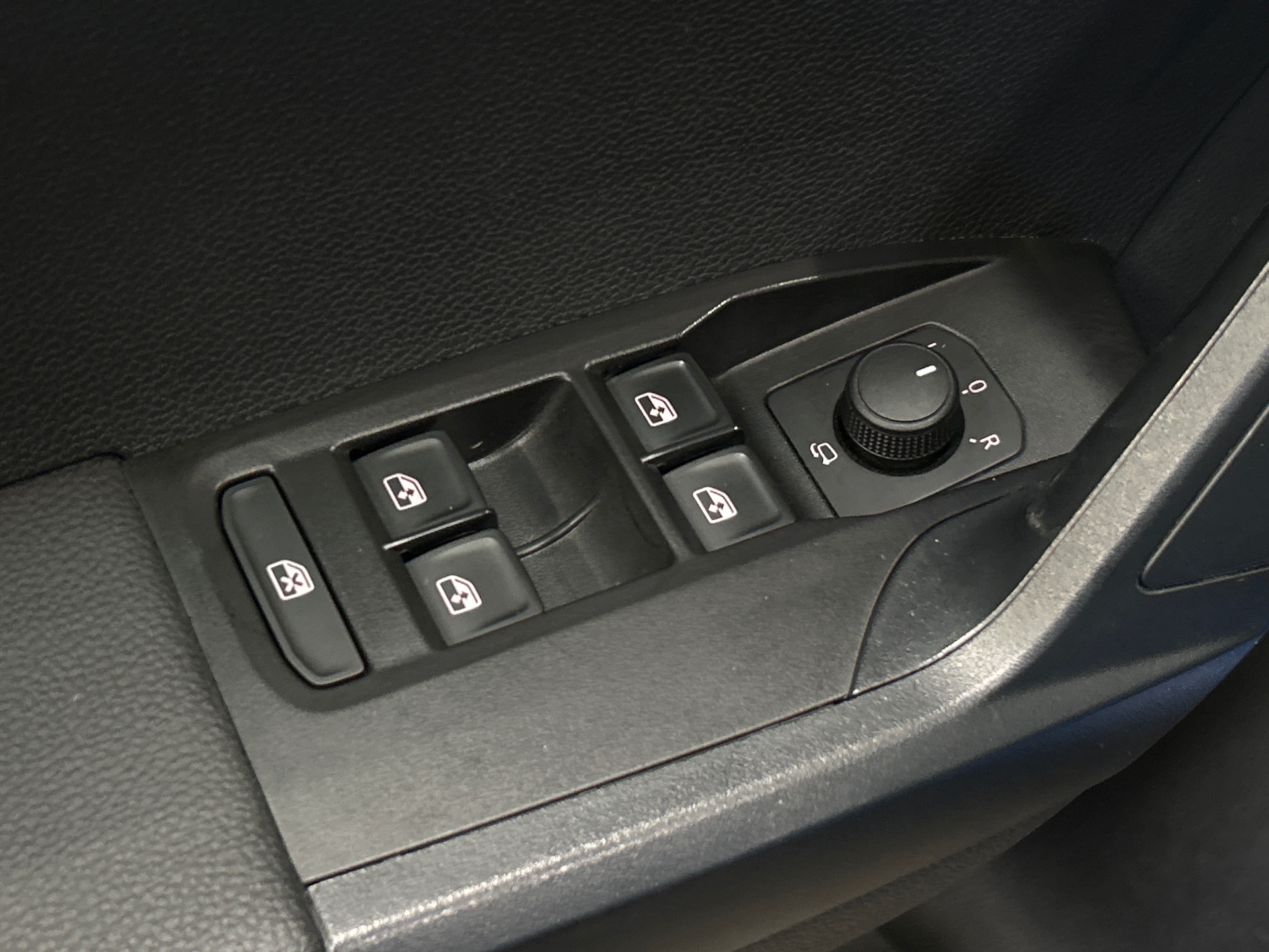 Photo 28 du véhicule SEAT ARONA